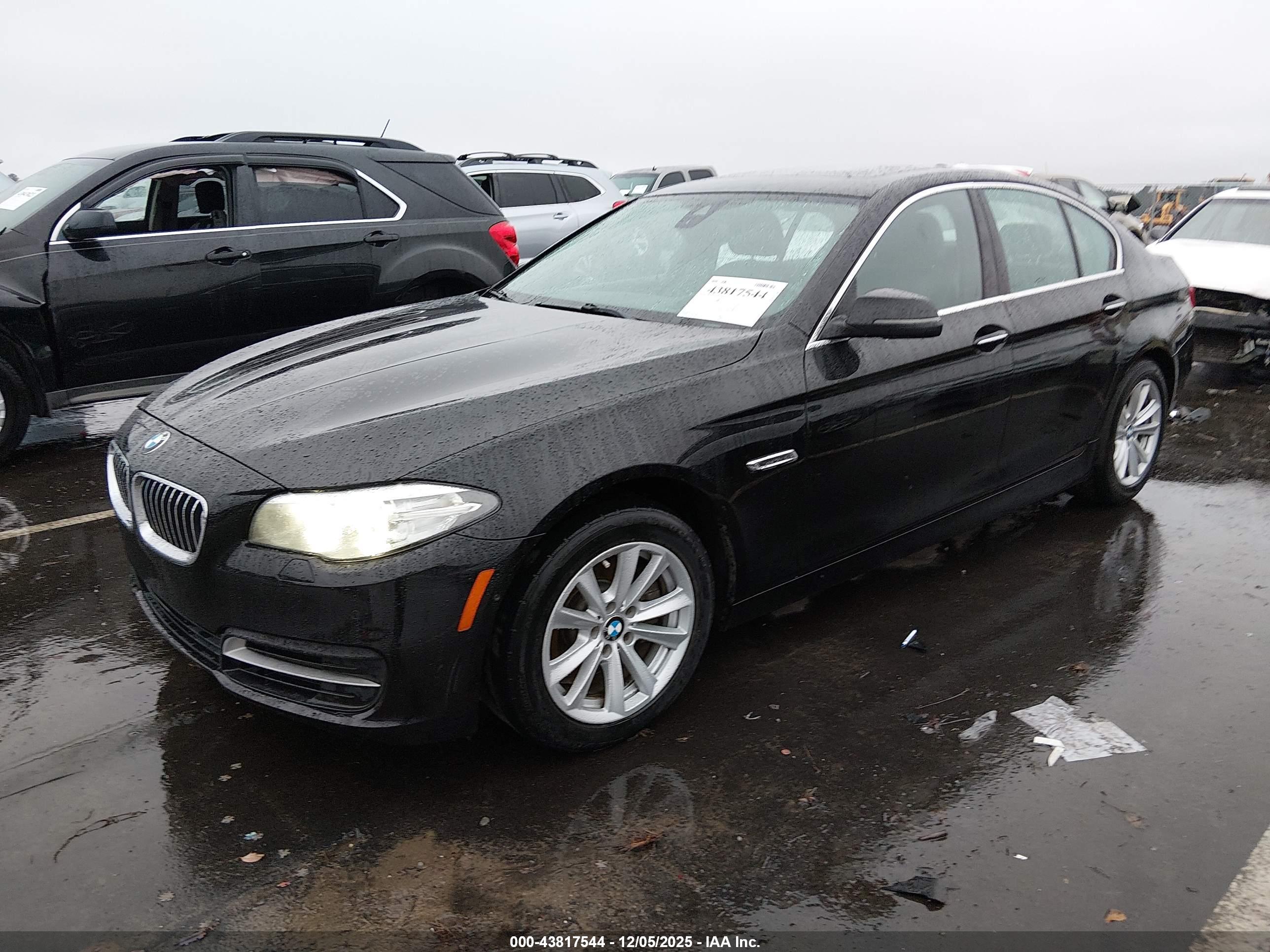 BMW 528I image 2