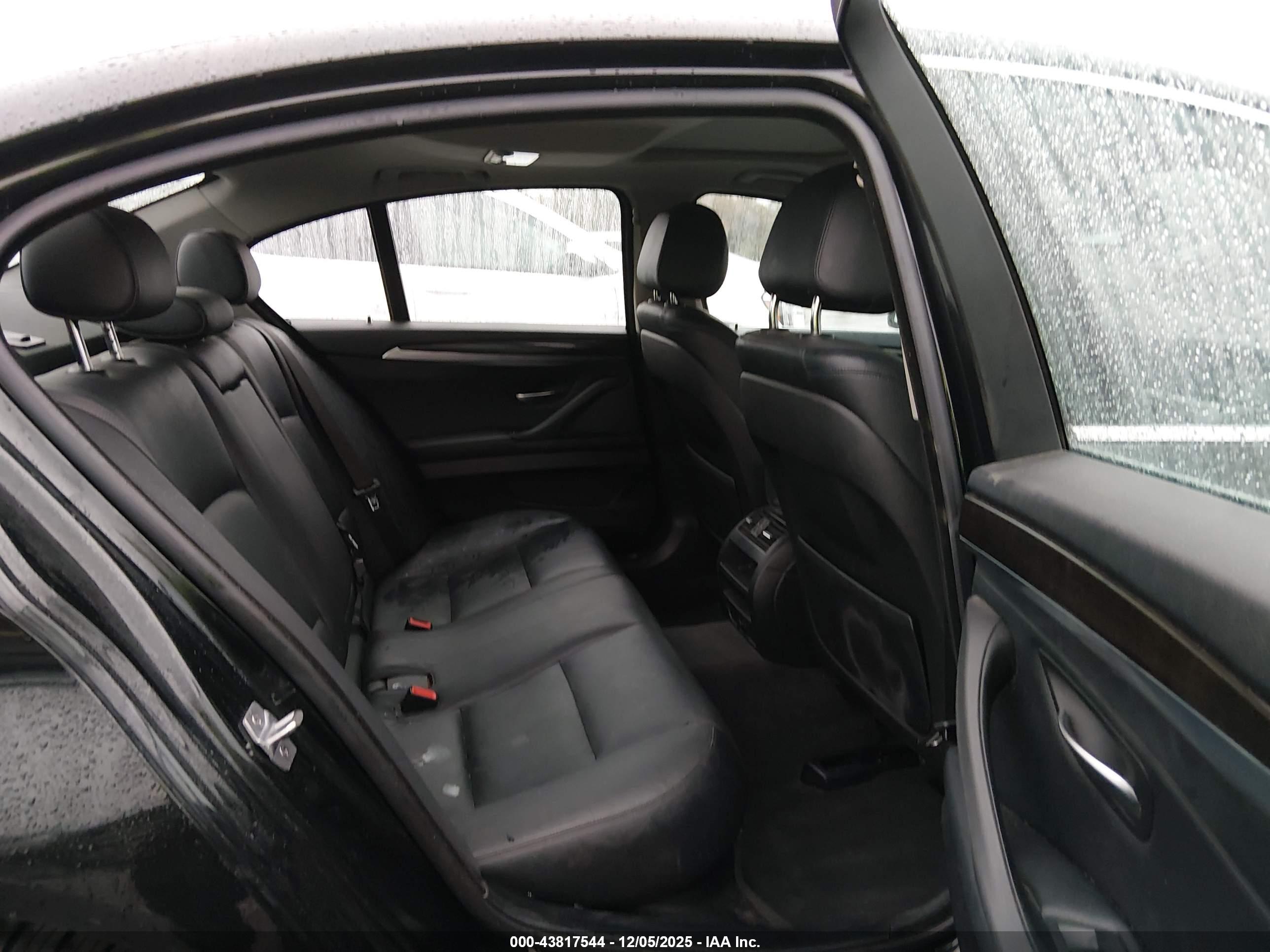 BMW 528I image 8