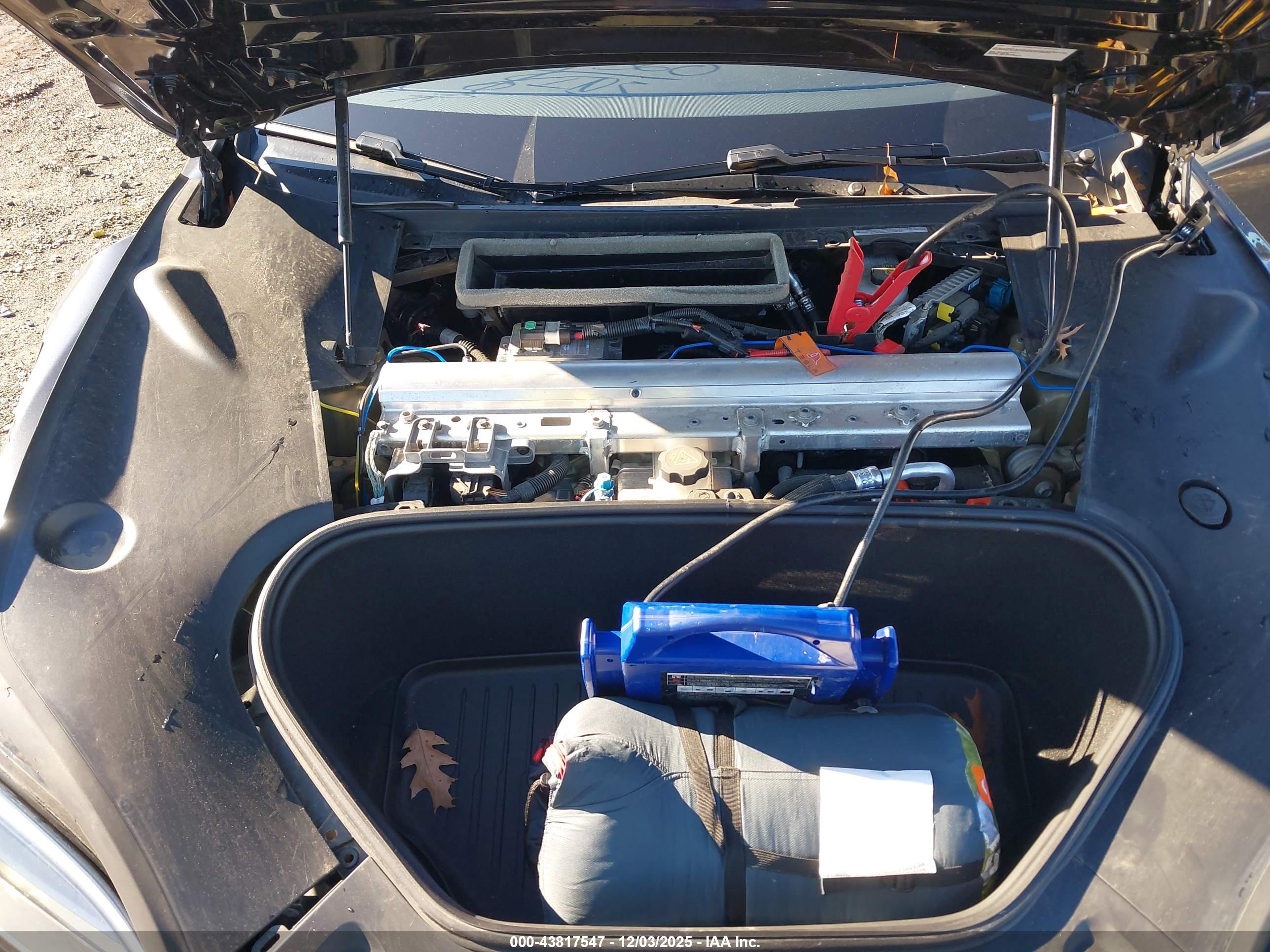 TESLA MODEL image 10