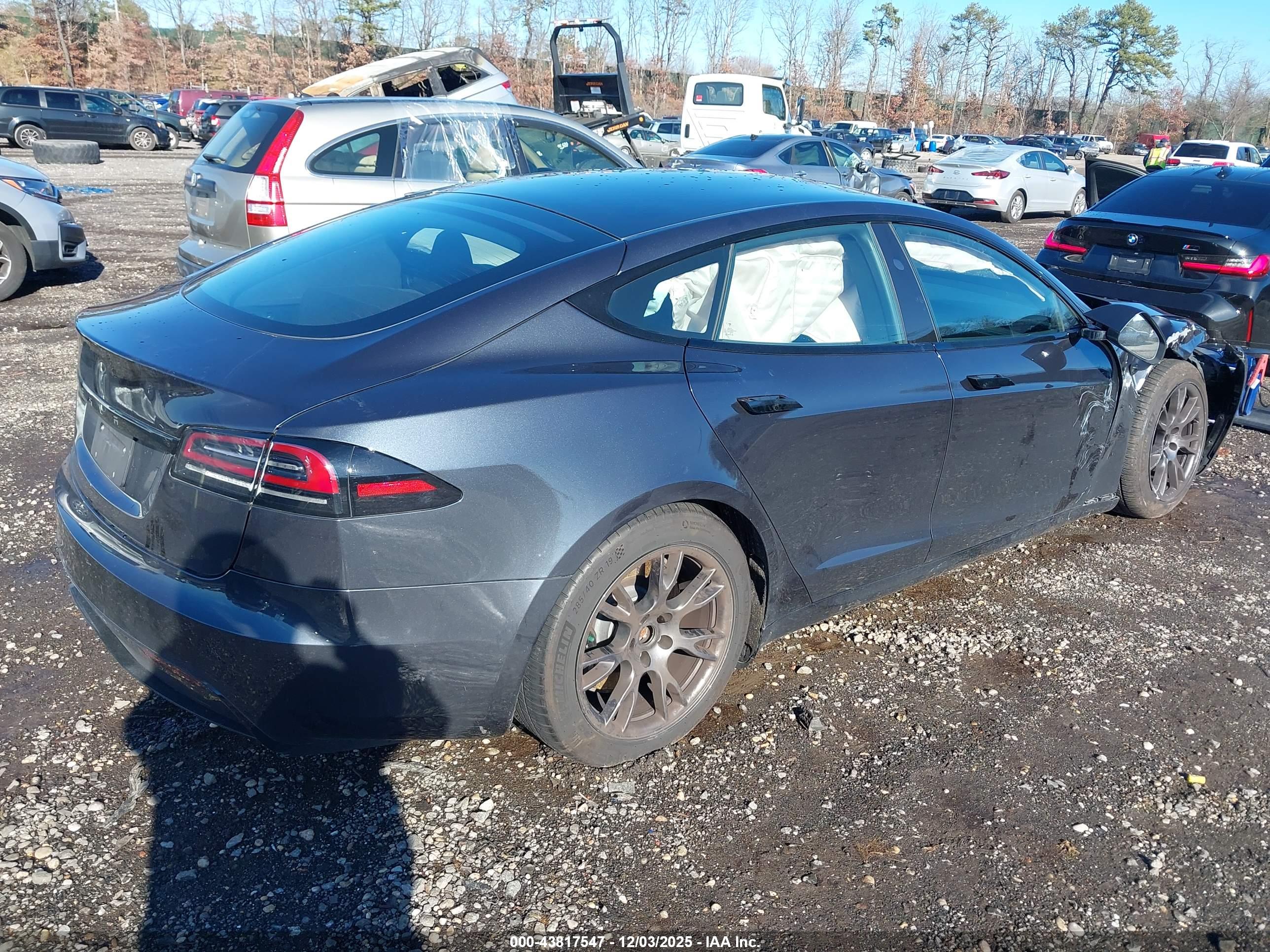 TESLA MODEL image 4