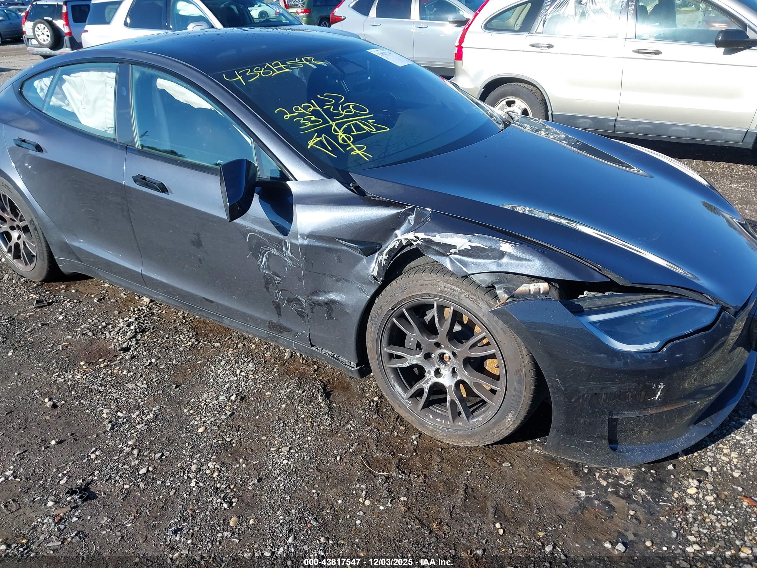 TESLA MODEL image 6