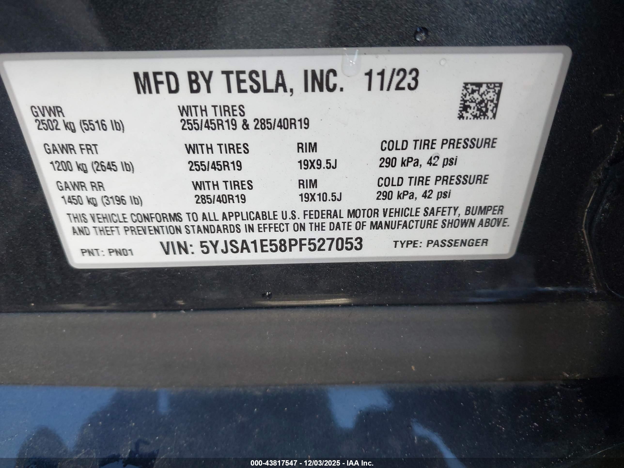 TESLA MODEL image 9