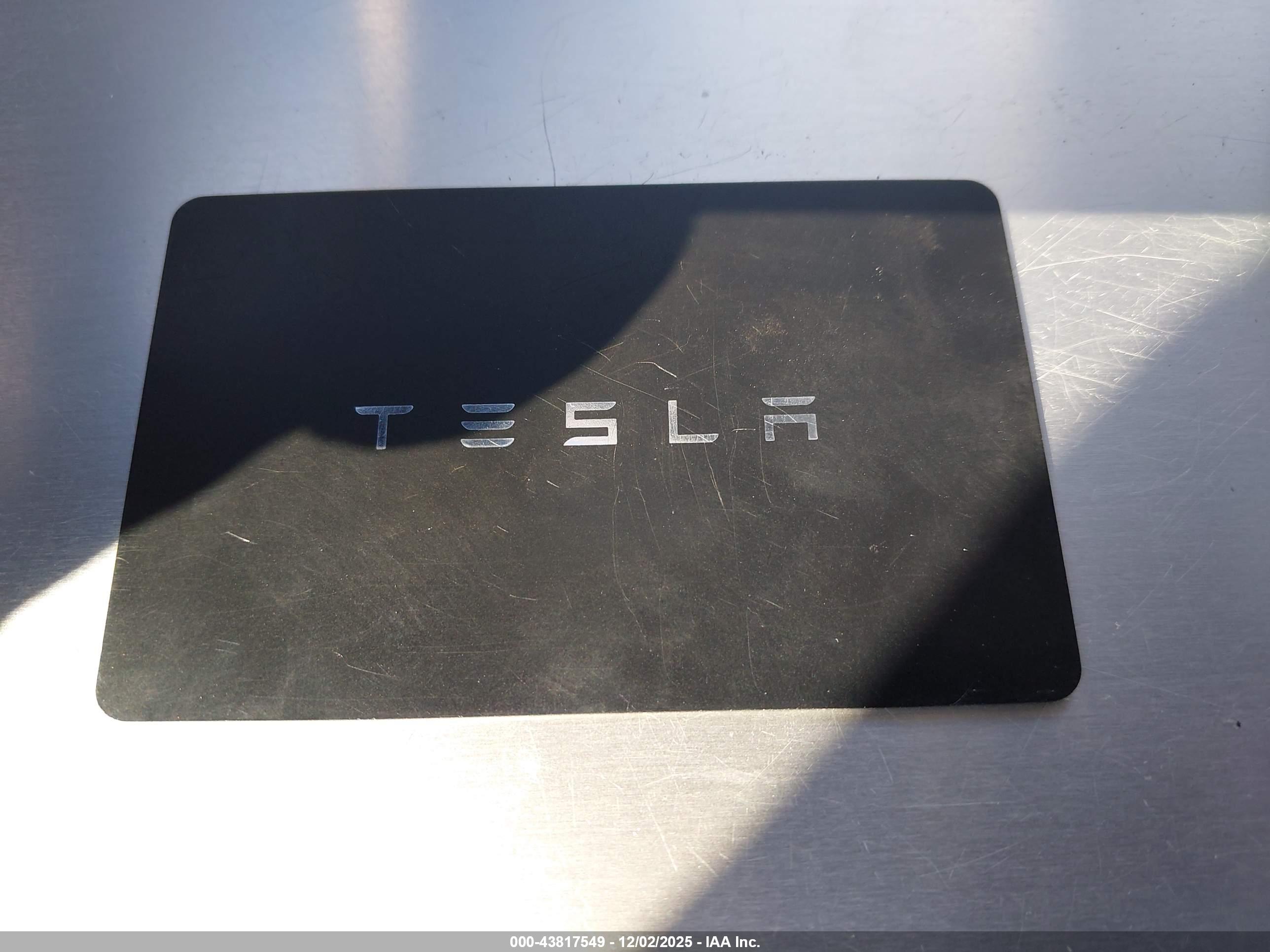 TESLA MODEL image 11