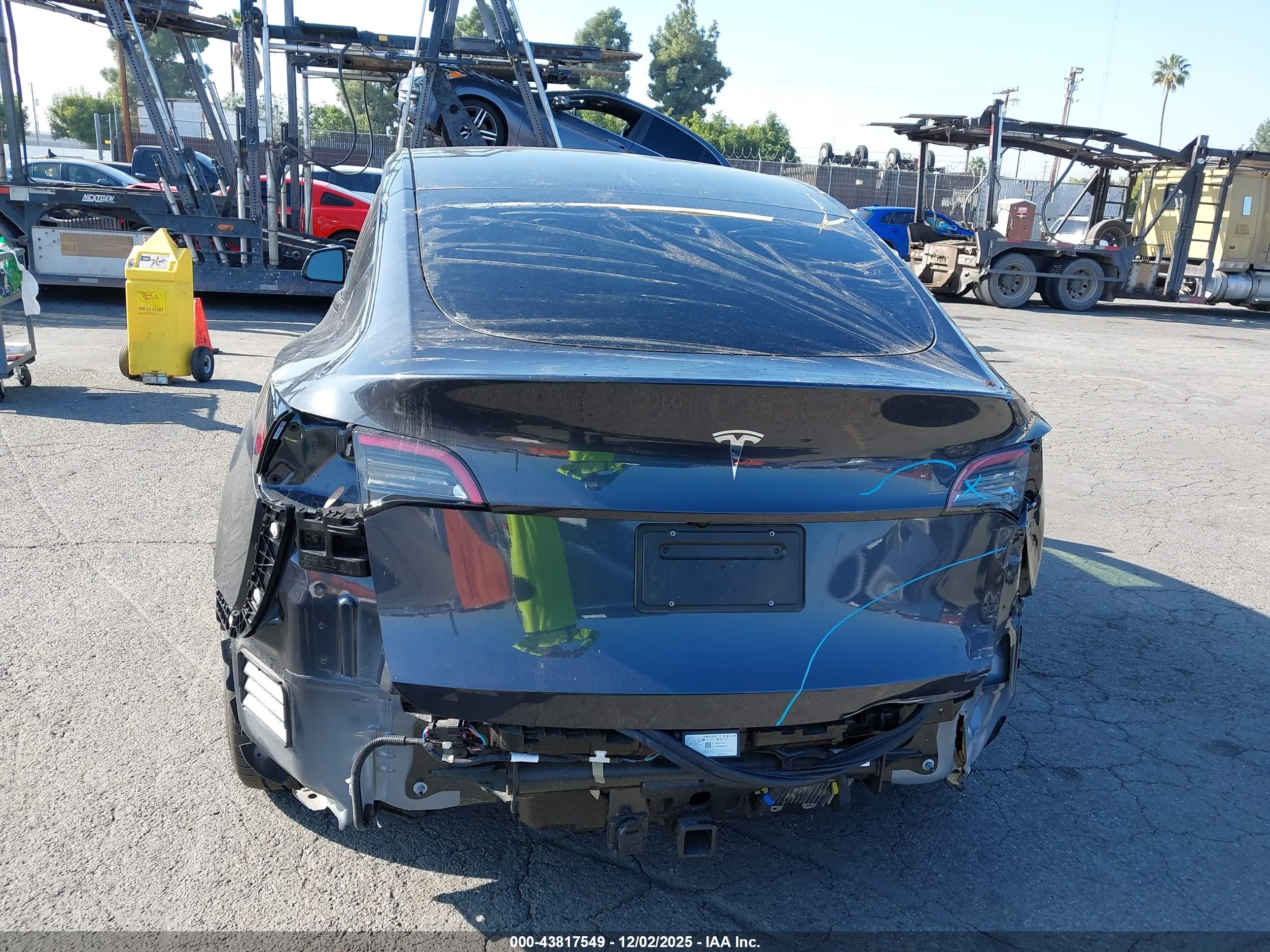 TESLA MODEL image 6