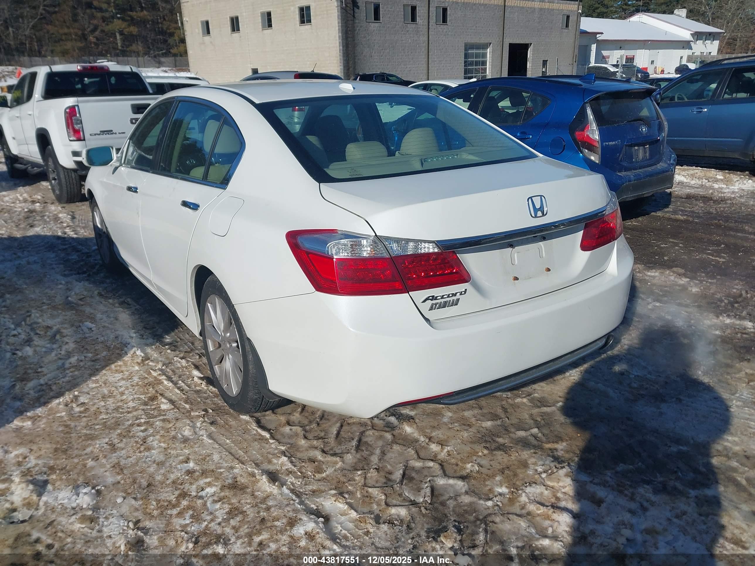 HONDA ACCORD image 3