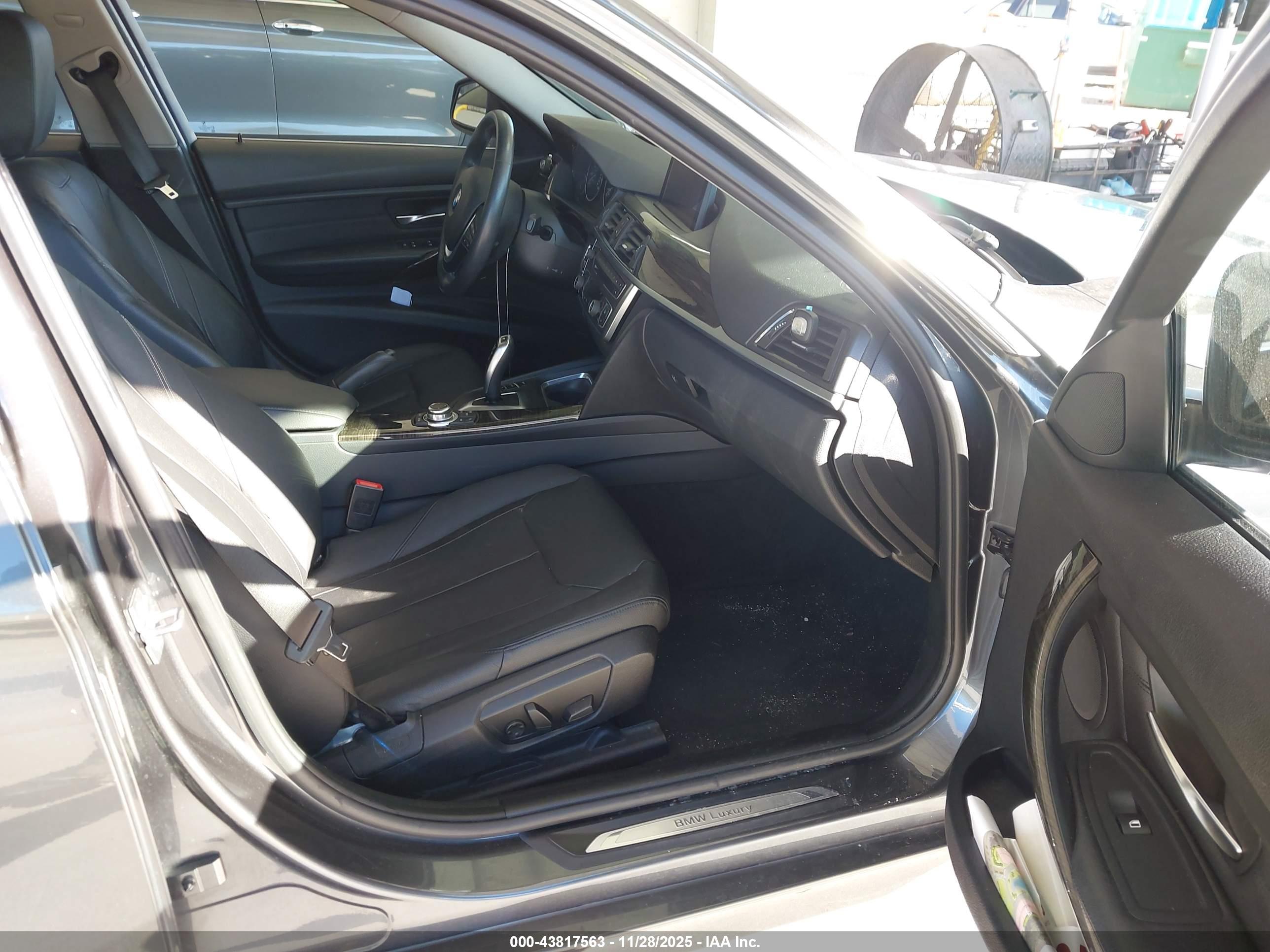 BMW 328I image 5