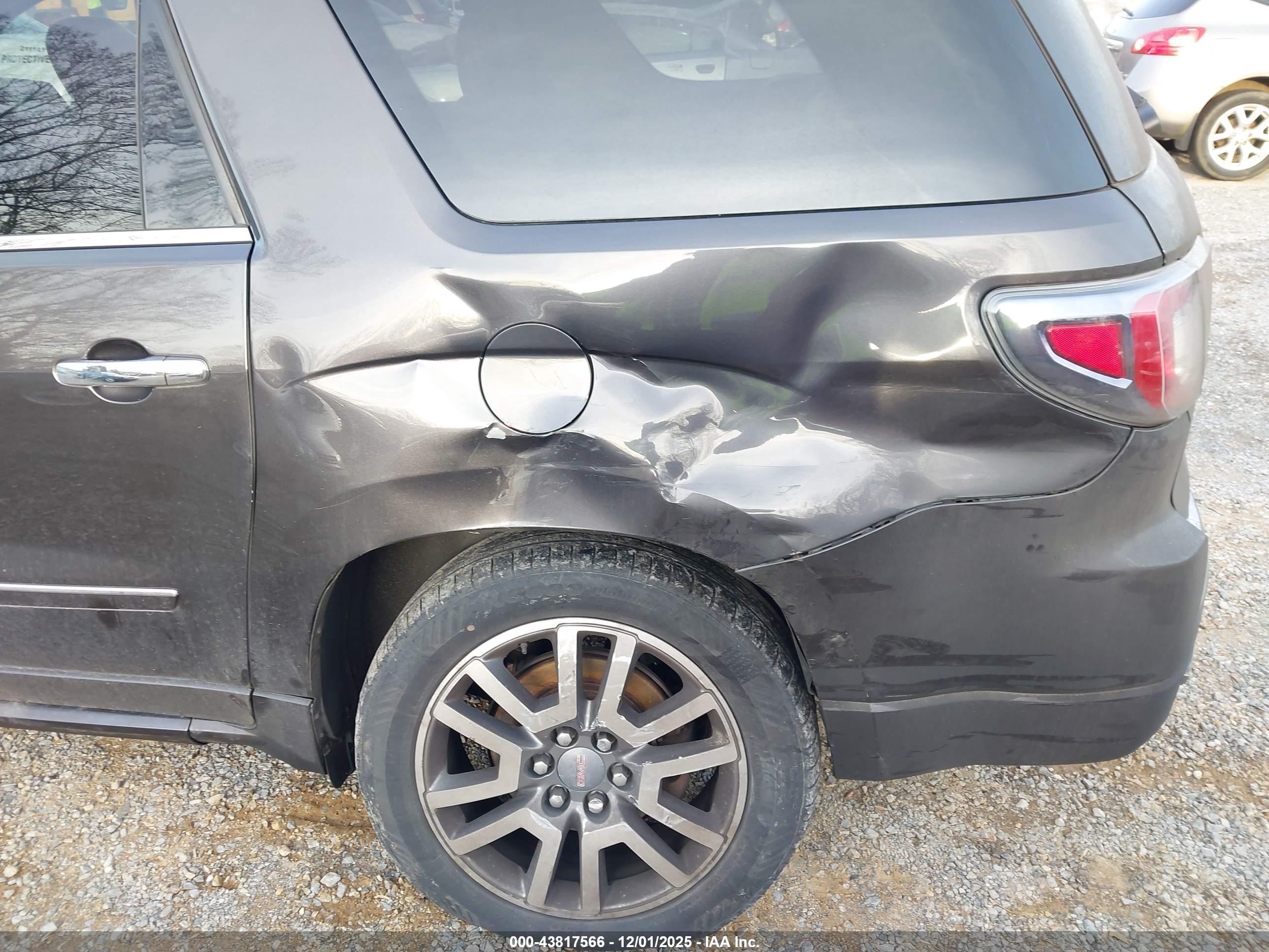 GMC ACADIA image 6
