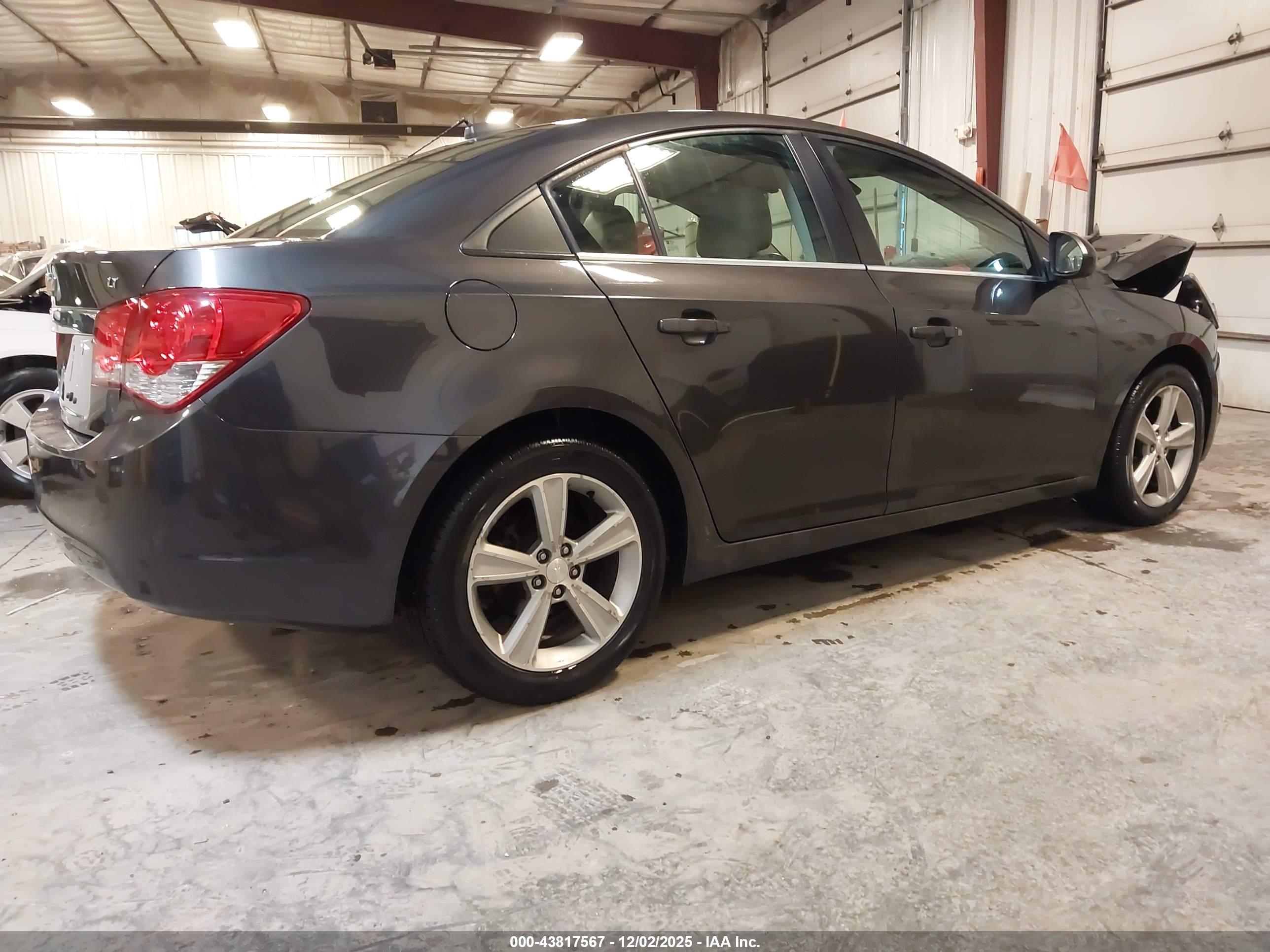 CHEVROLET CRUZE image 4
