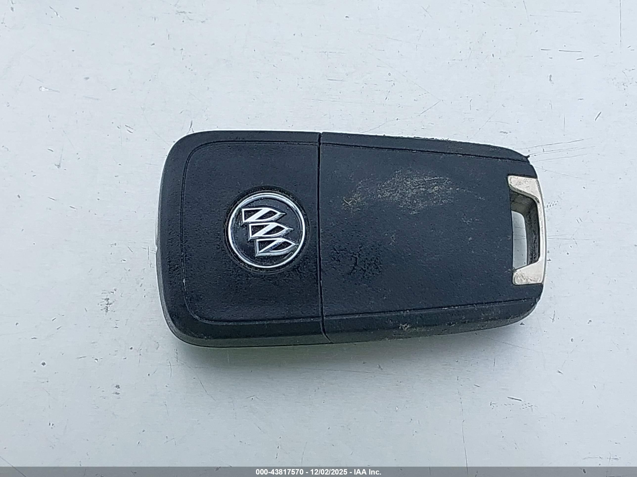 BUICK LACROSSE image 11
