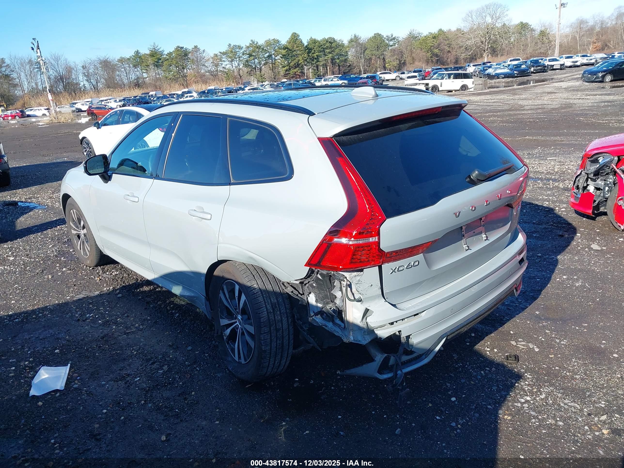 VOLVO XC60 image 3