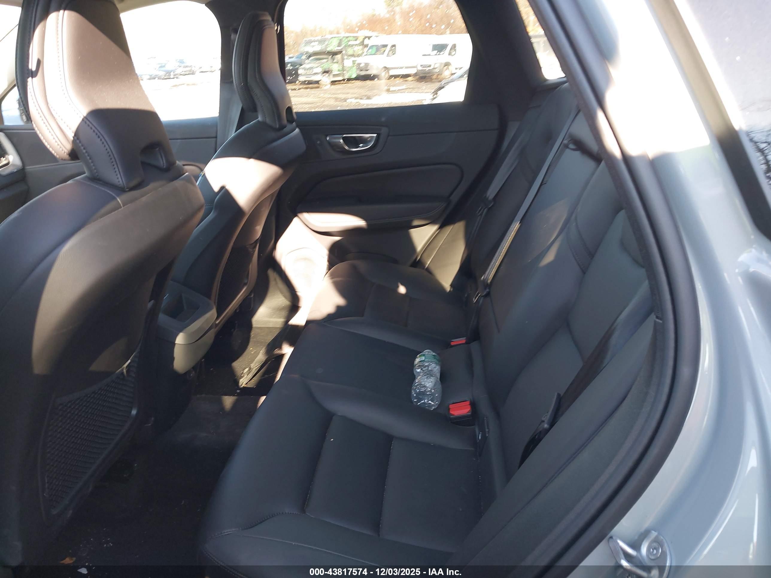 VOLVO XC60 image 8