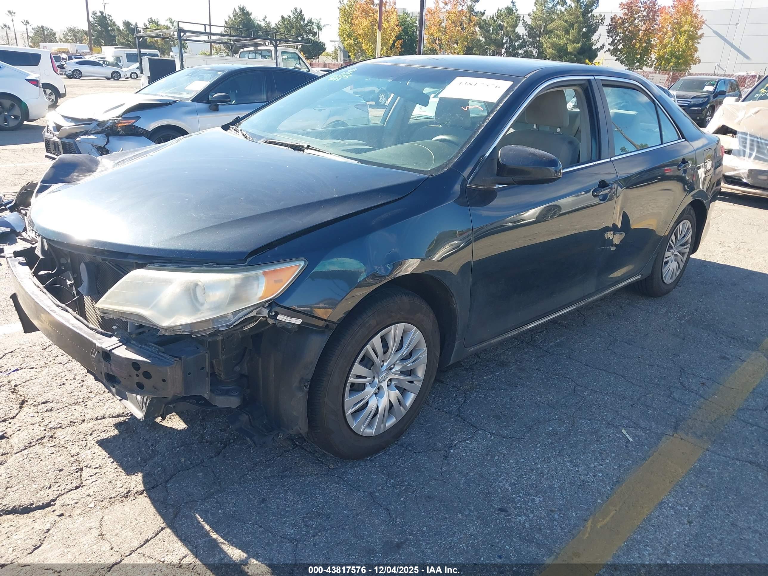 TOYOTA CAMRY image 2