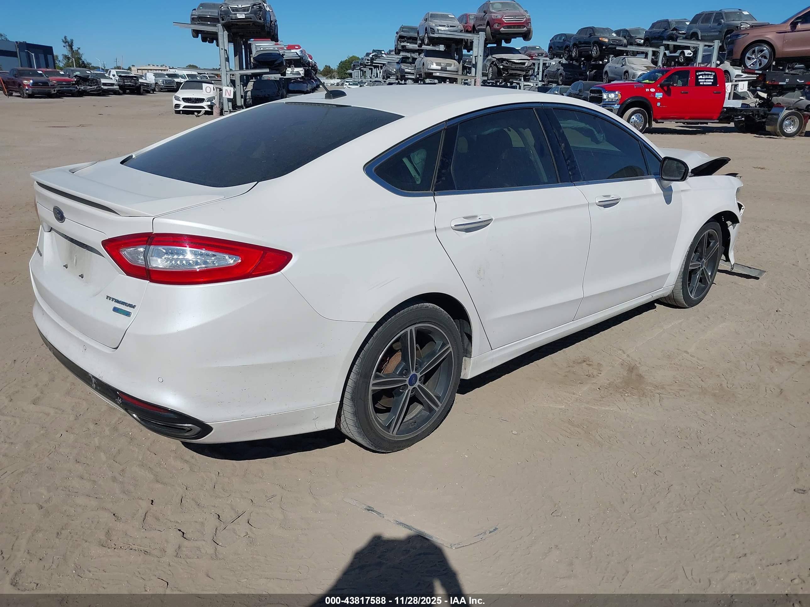 FORD FUSION image 4