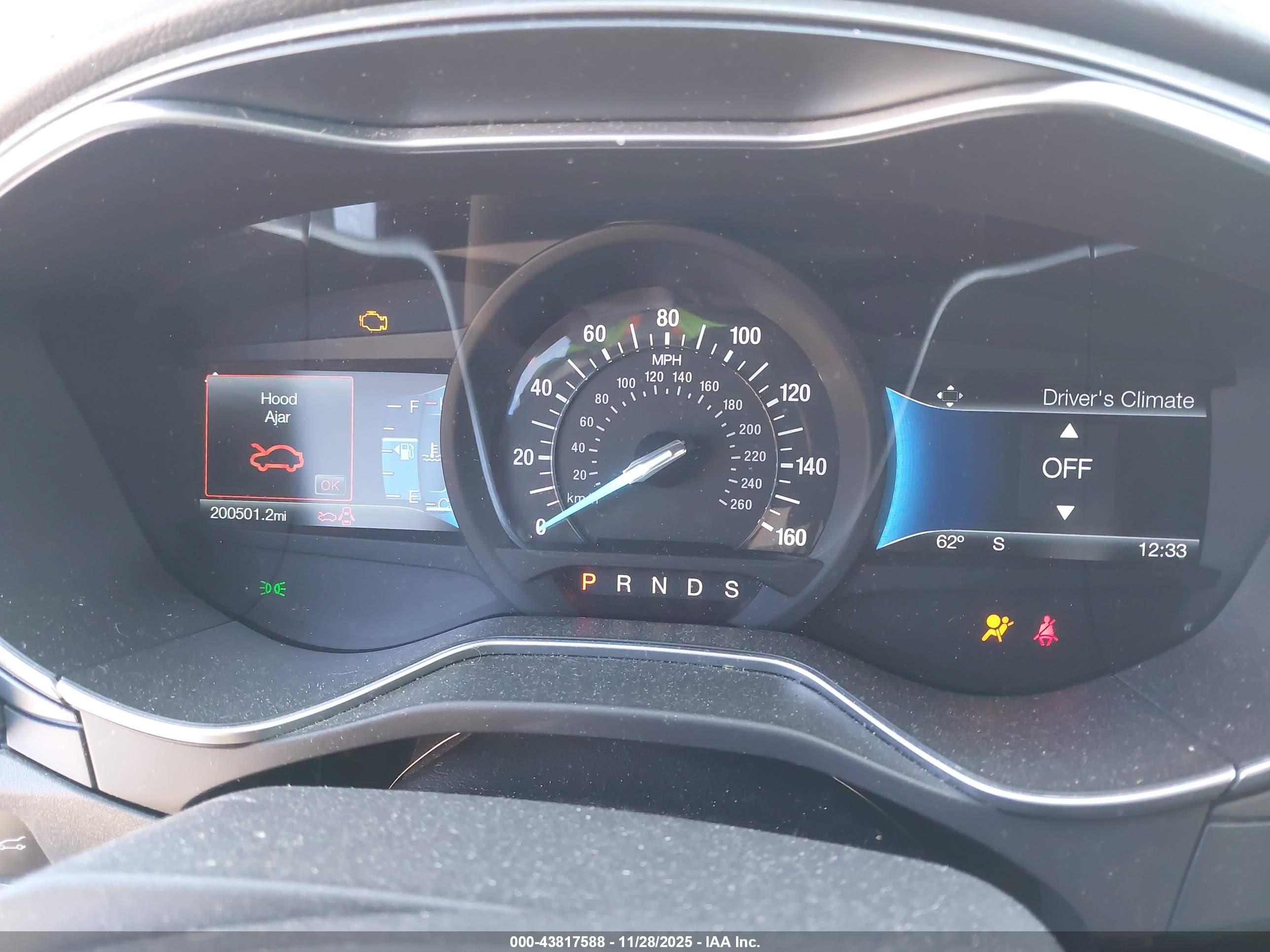 FORD FUSION image 7