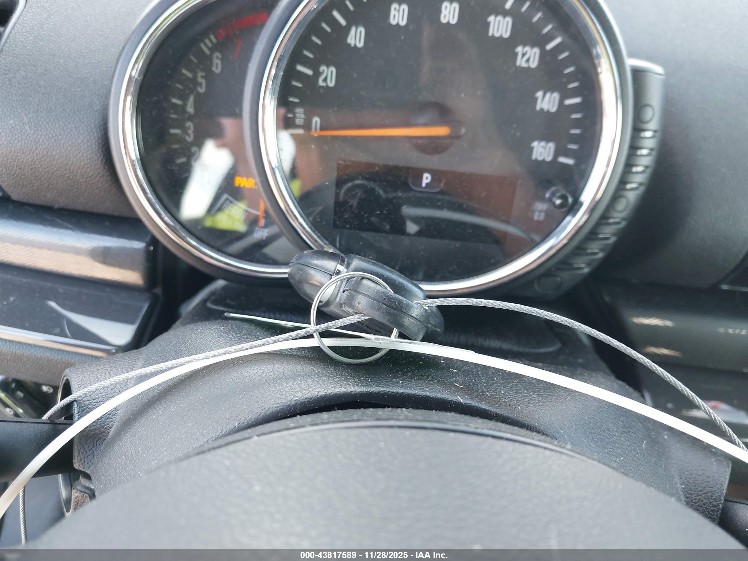 MINI CLUBMAN image 11