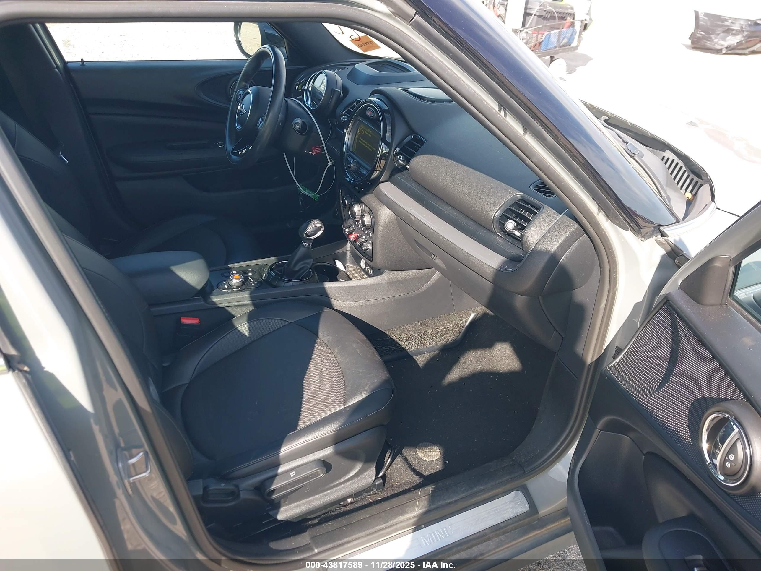 MINI CLUBMAN image 5