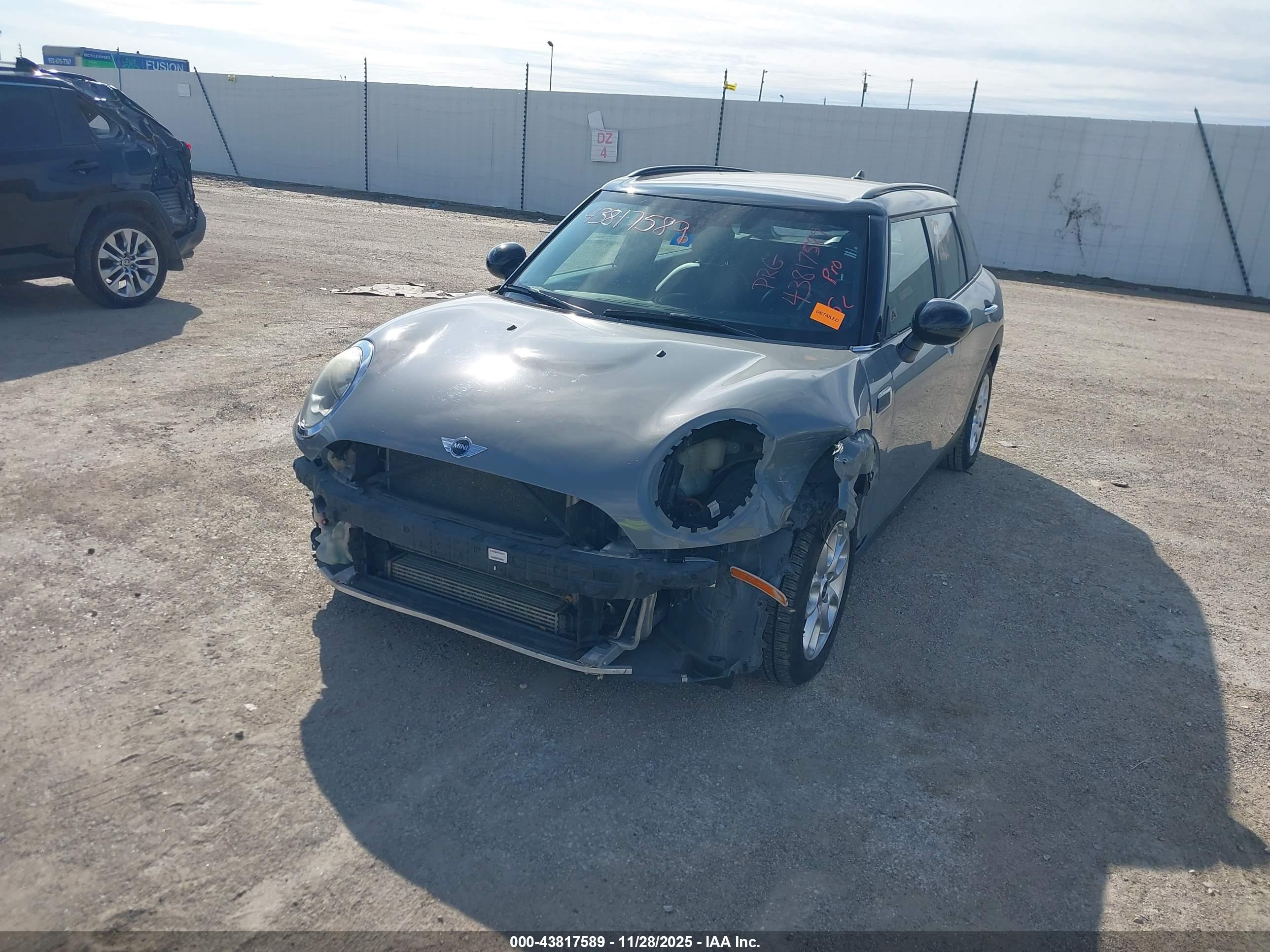 MINI CLUBMAN image 6