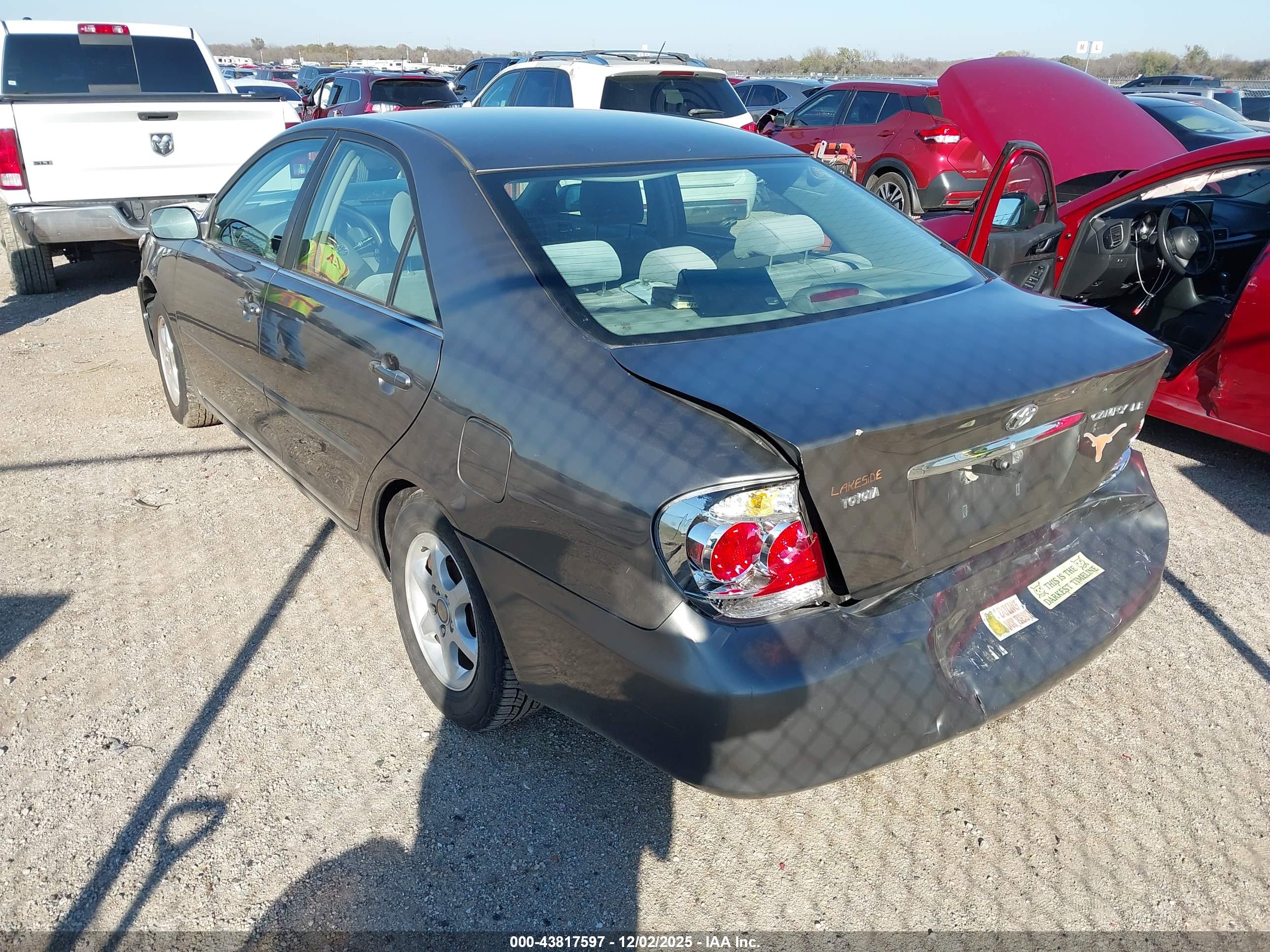 TOYOTA CAMRY image 3