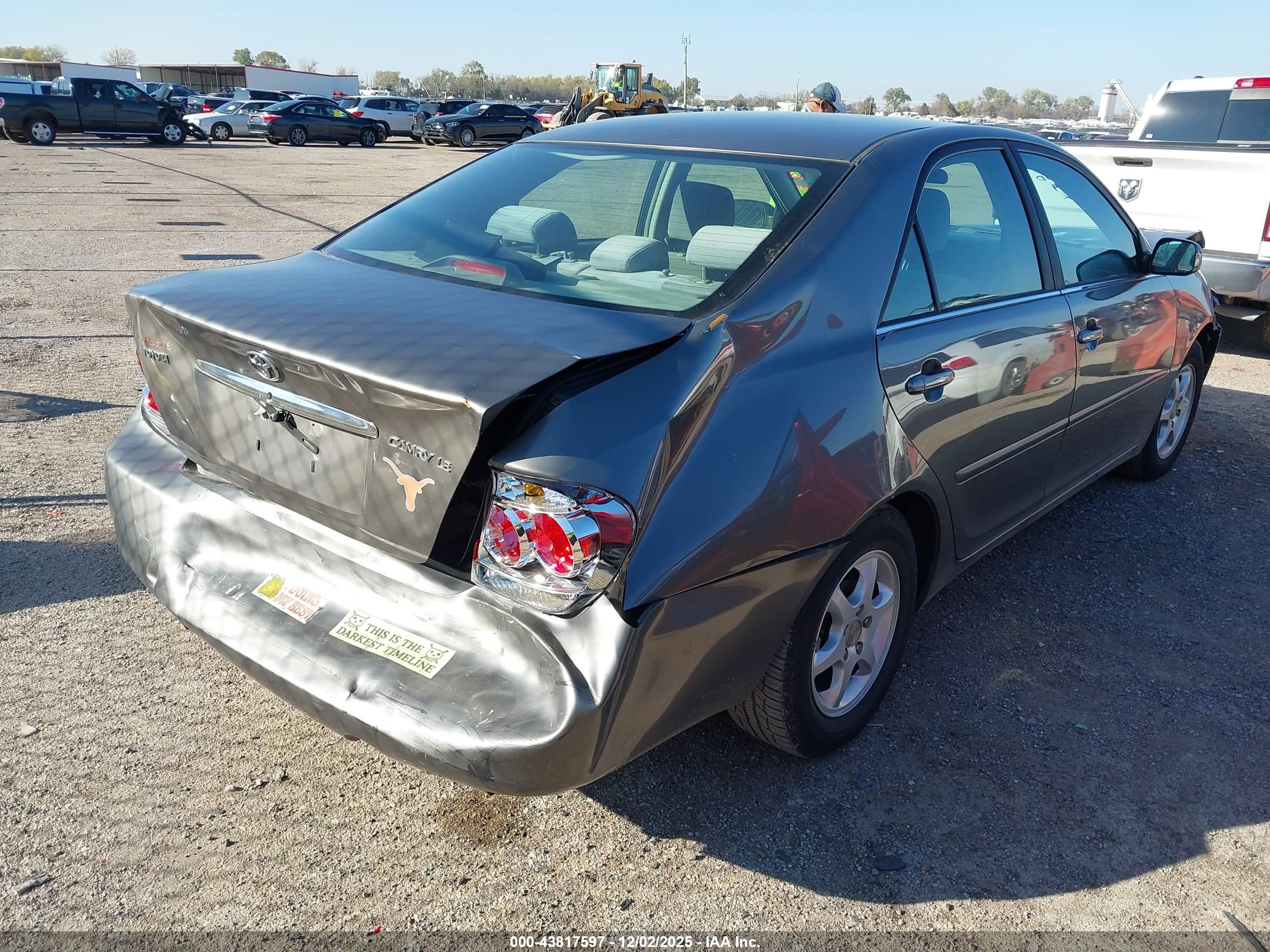 TOYOTA CAMRY image 4