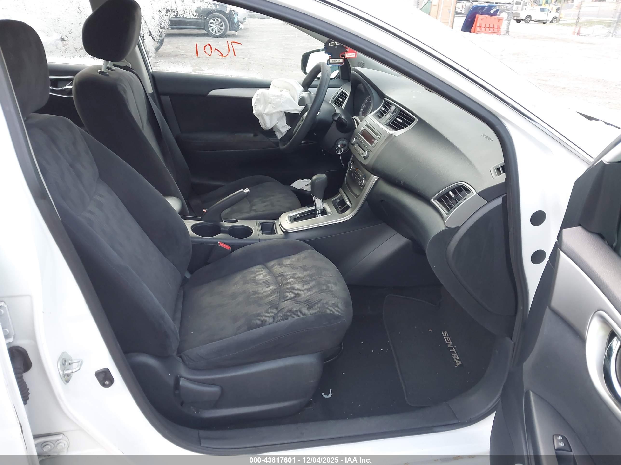 NISSAN SENTRA image 5