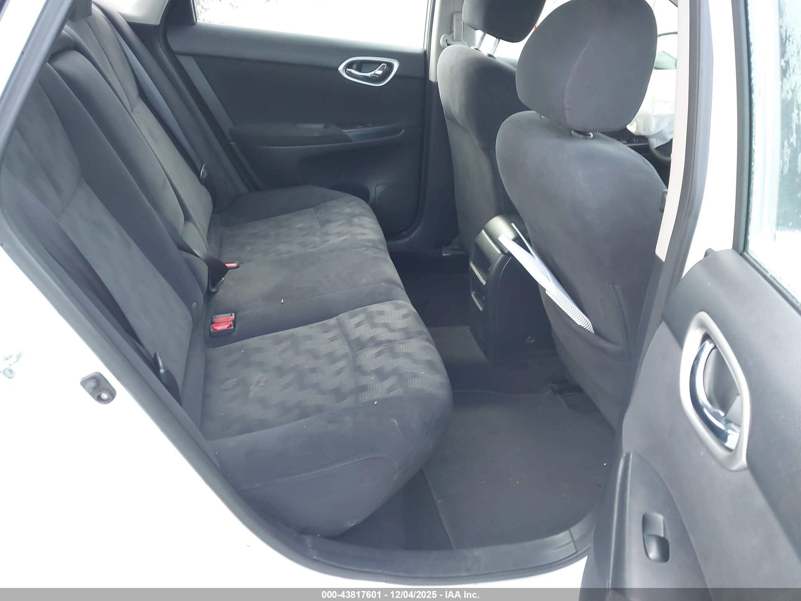 NISSAN SENTRA image 8
