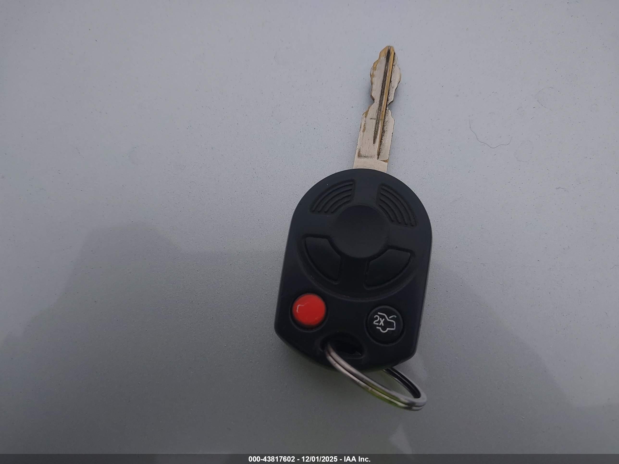 FORD FUSION image 11