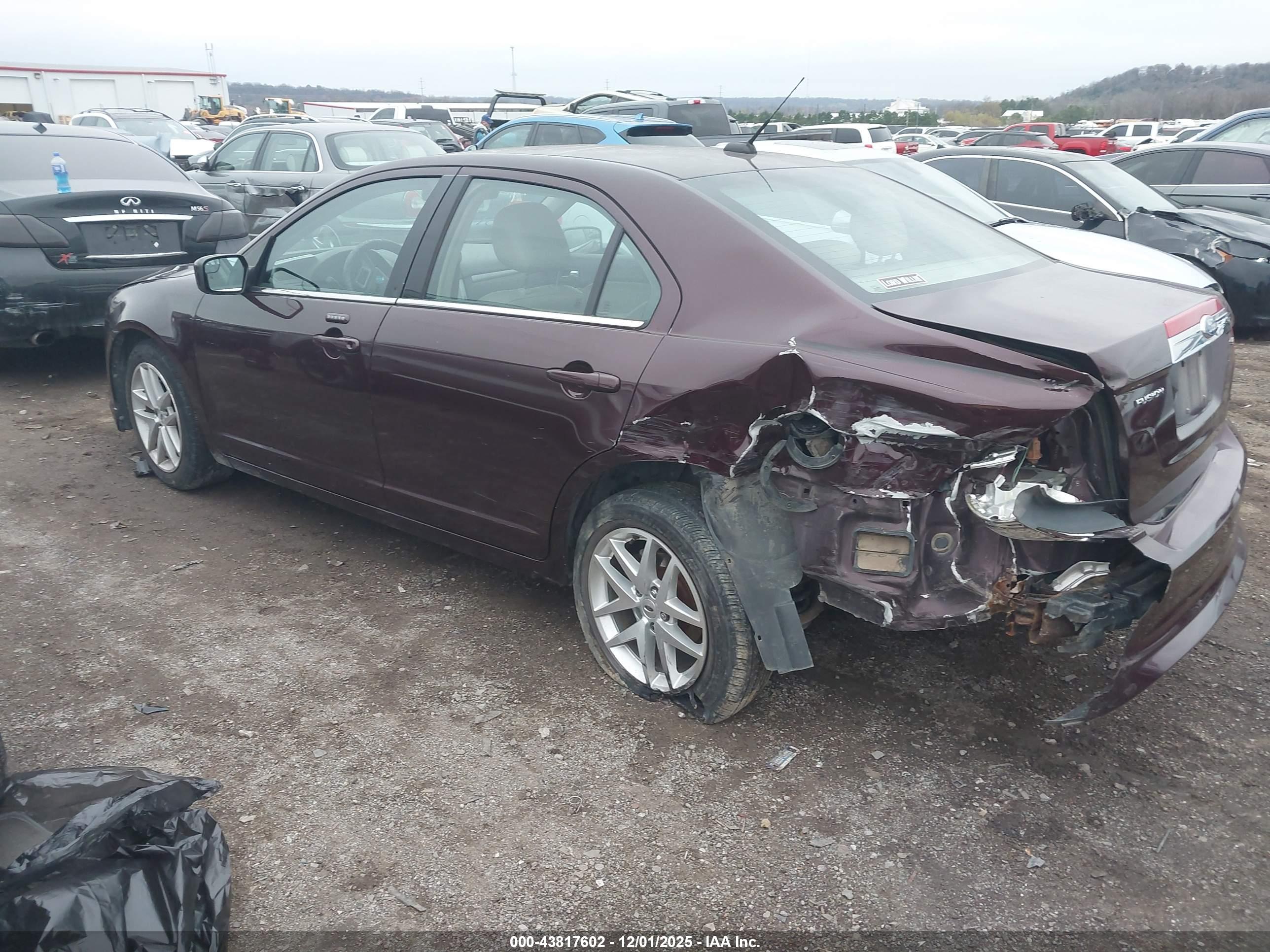 FORD FUSION image 3