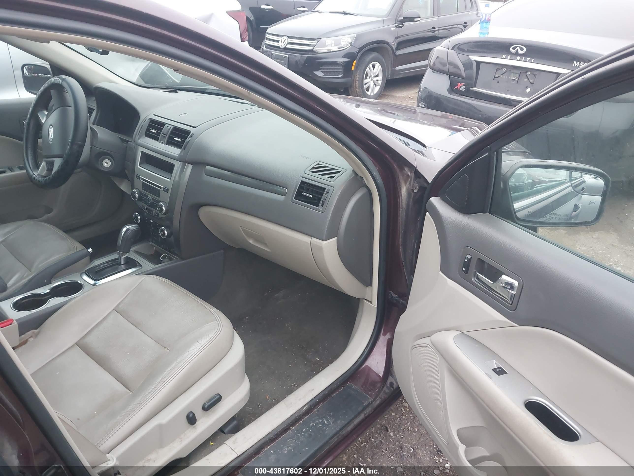 FORD FUSION image 5