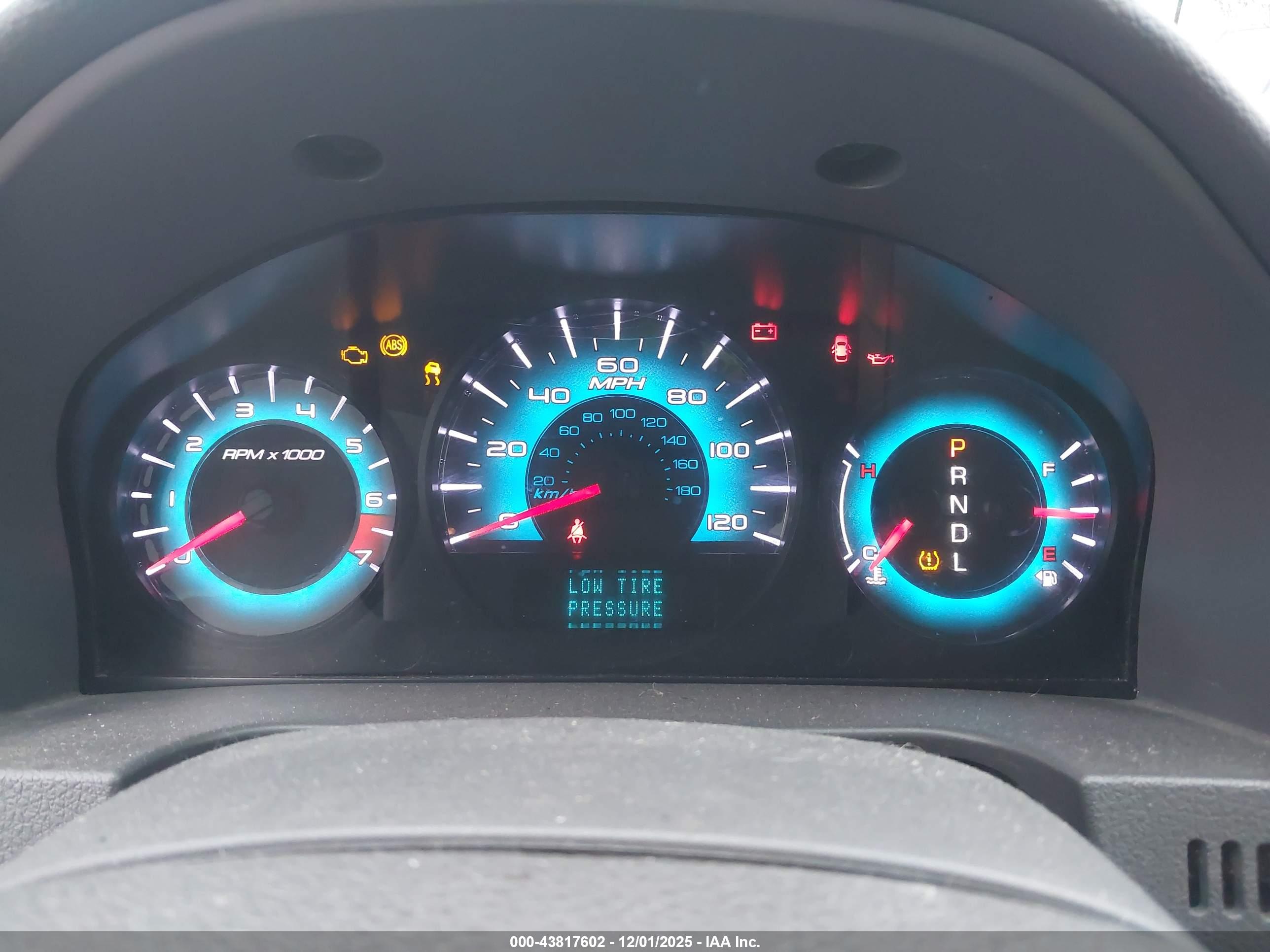 FORD FUSION image 7
