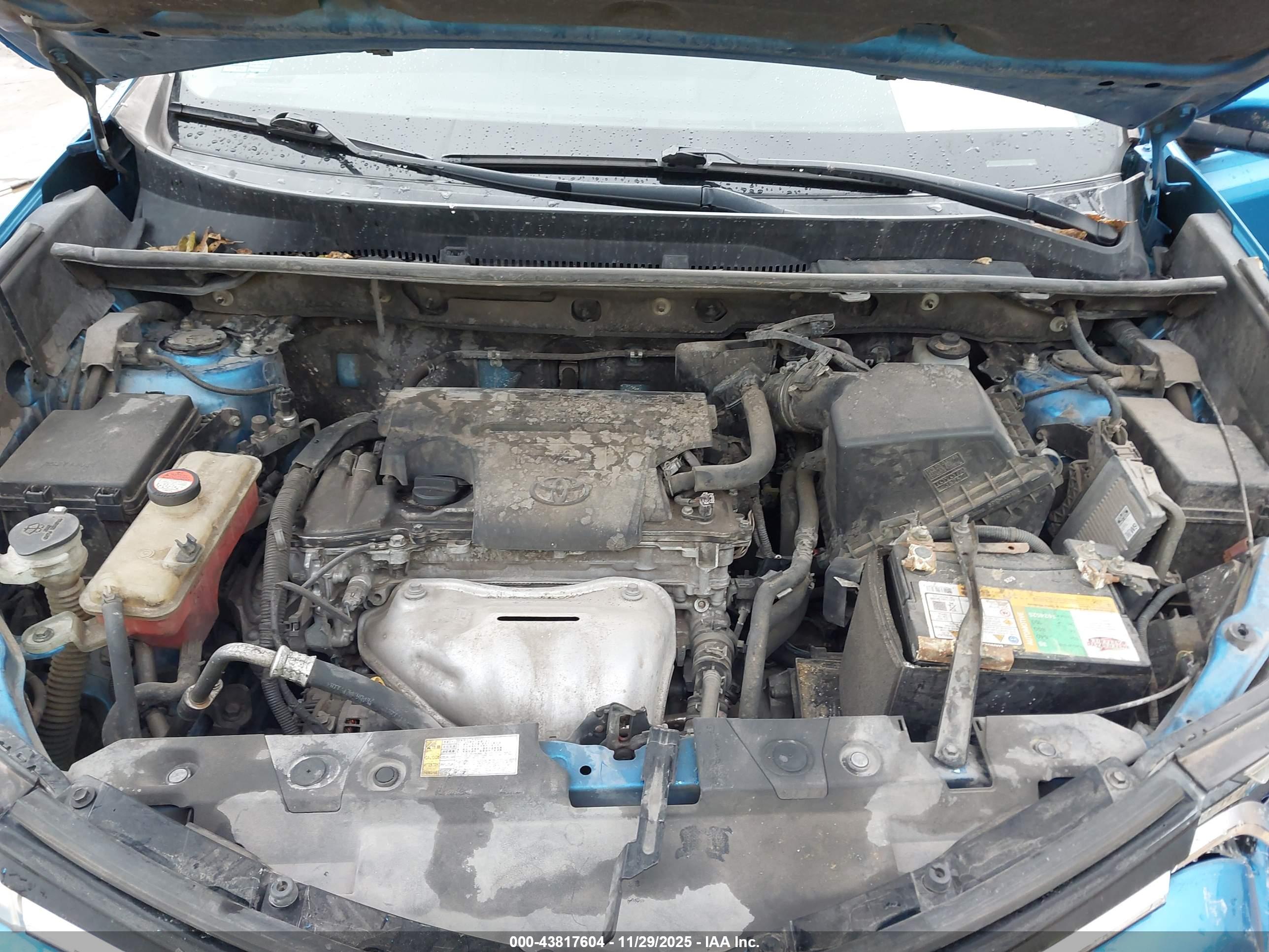 TOYOTA RAV4 image 10