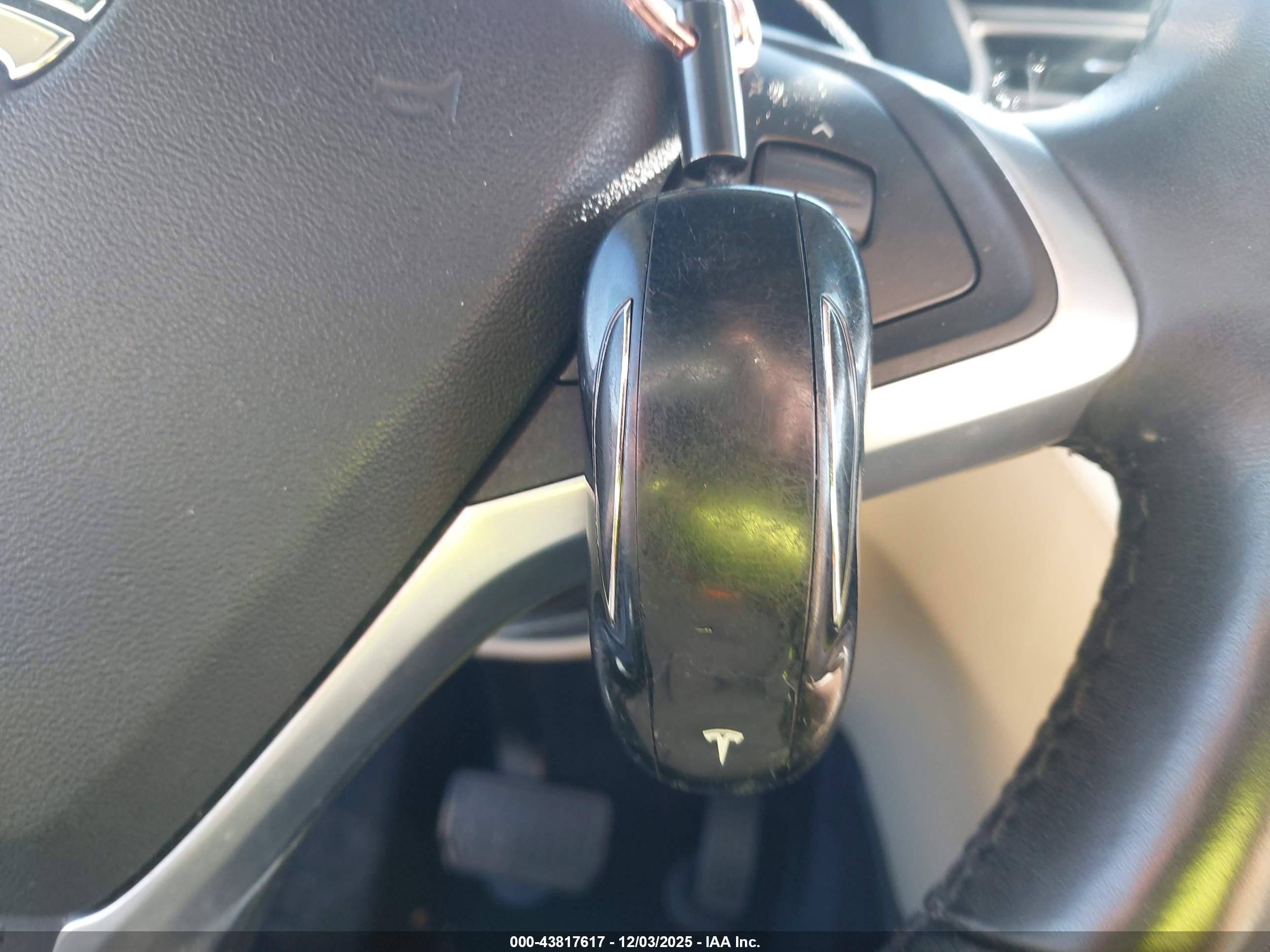TESLA MODEL image 11