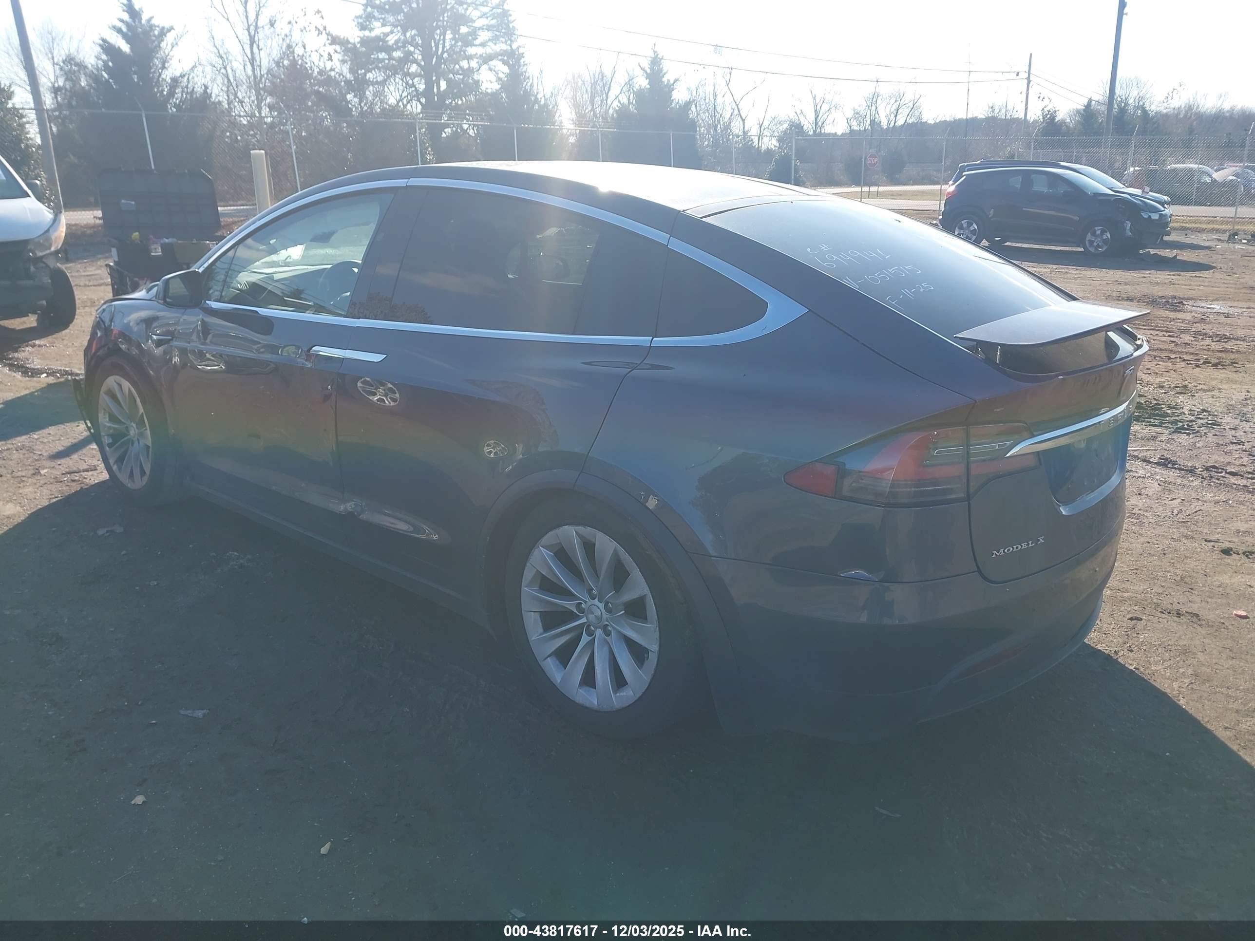 TESLA MODEL image 3