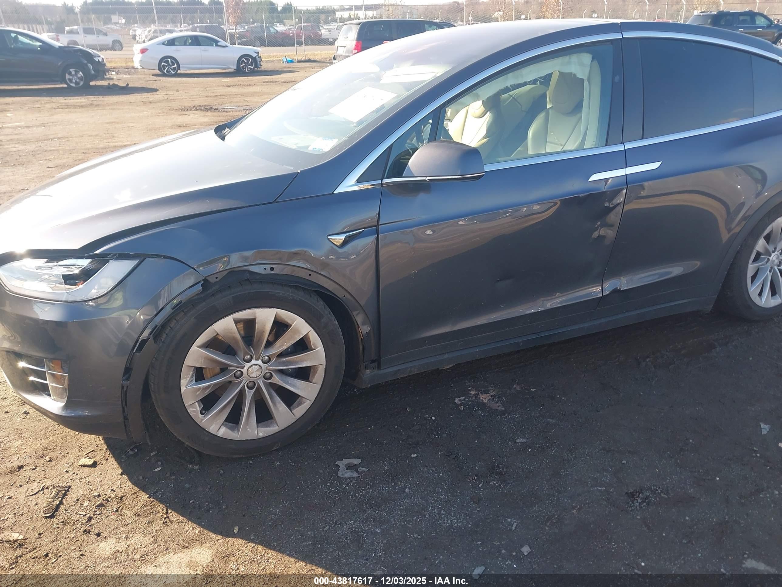 TESLA MODEL image 6