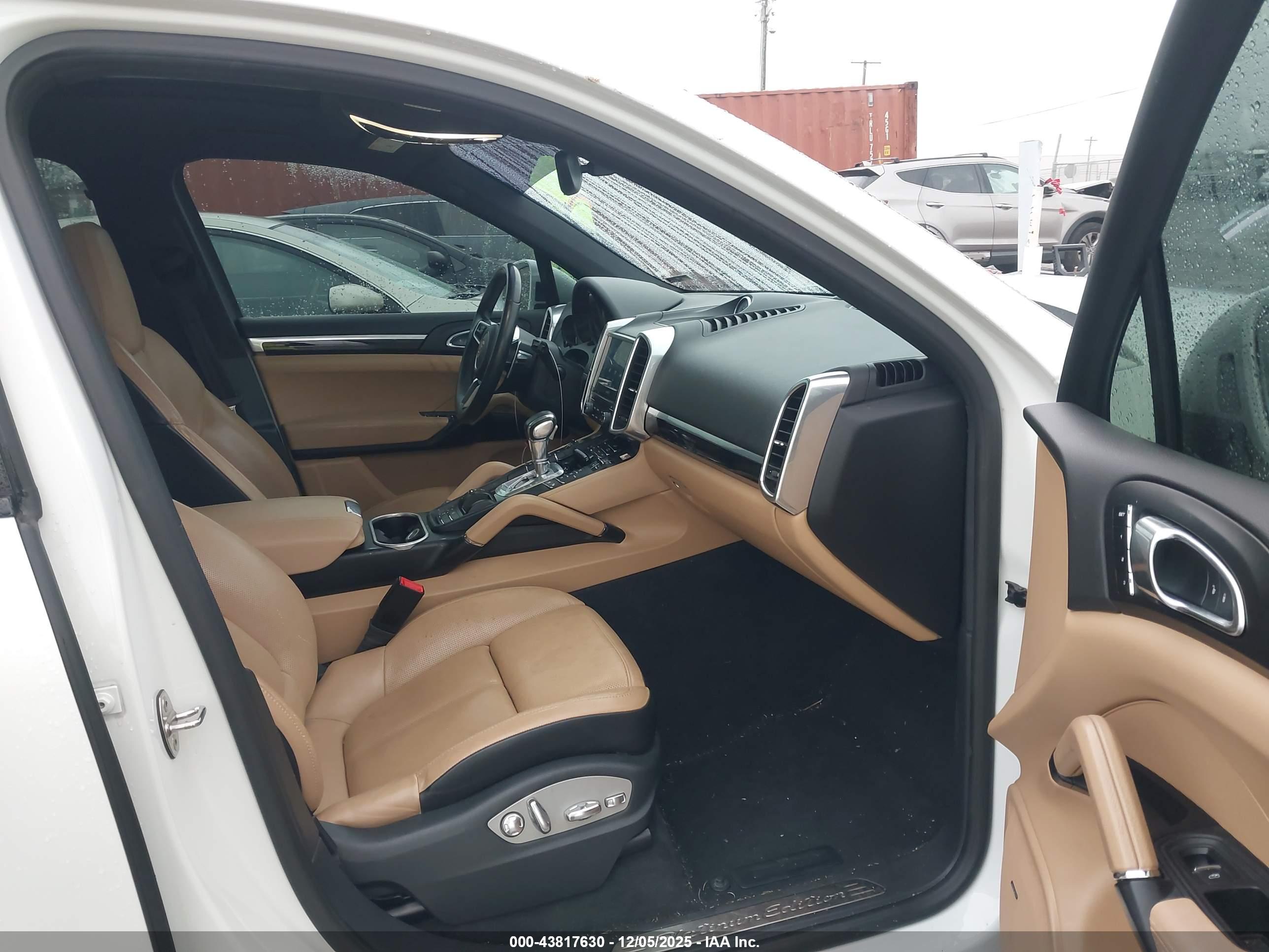 PORSCHE CAYENNE image 5