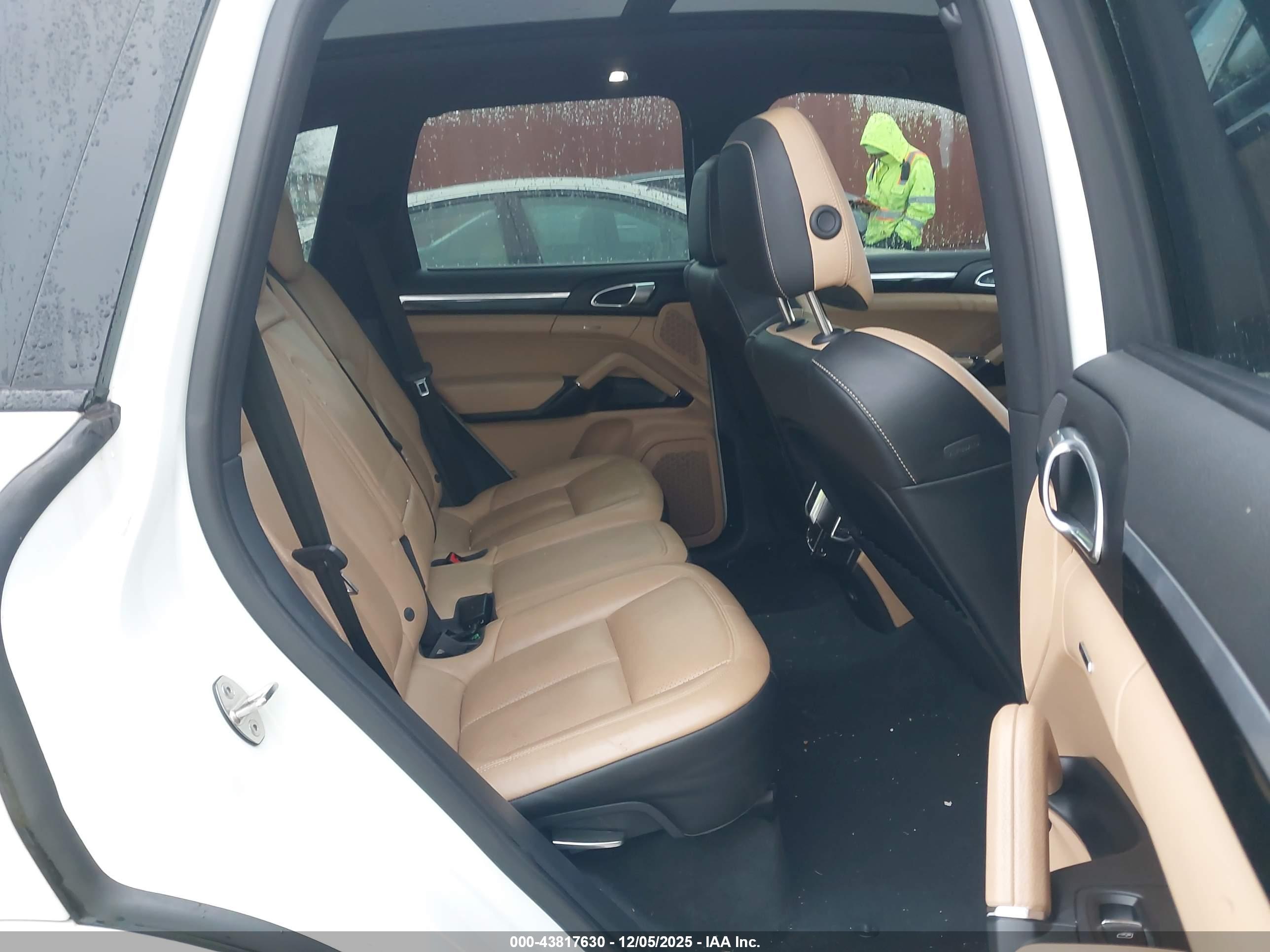 PORSCHE CAYENNE image 8