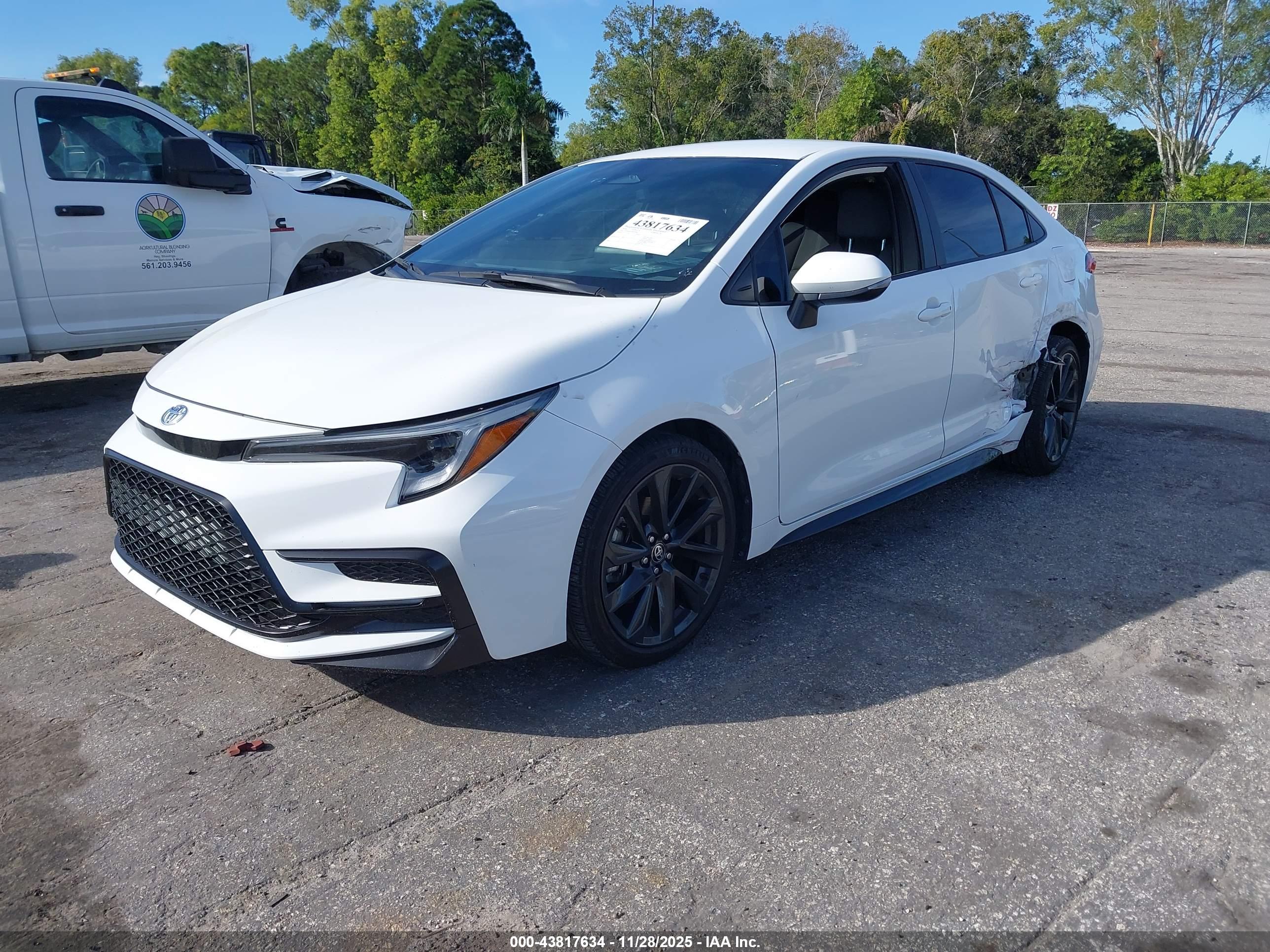 TOYOTA COROLLA image 2