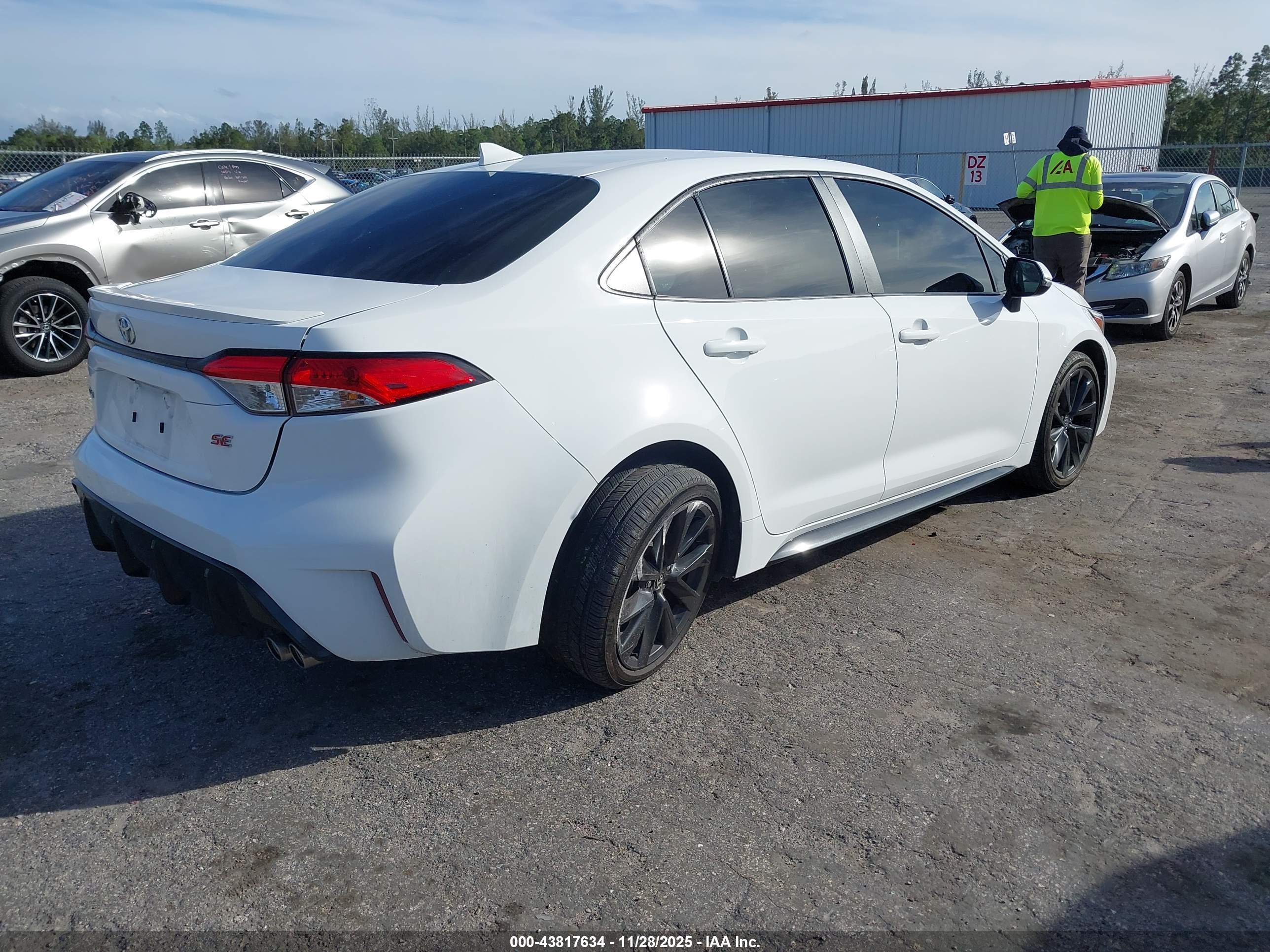 TOYOTA COROLLA image 4