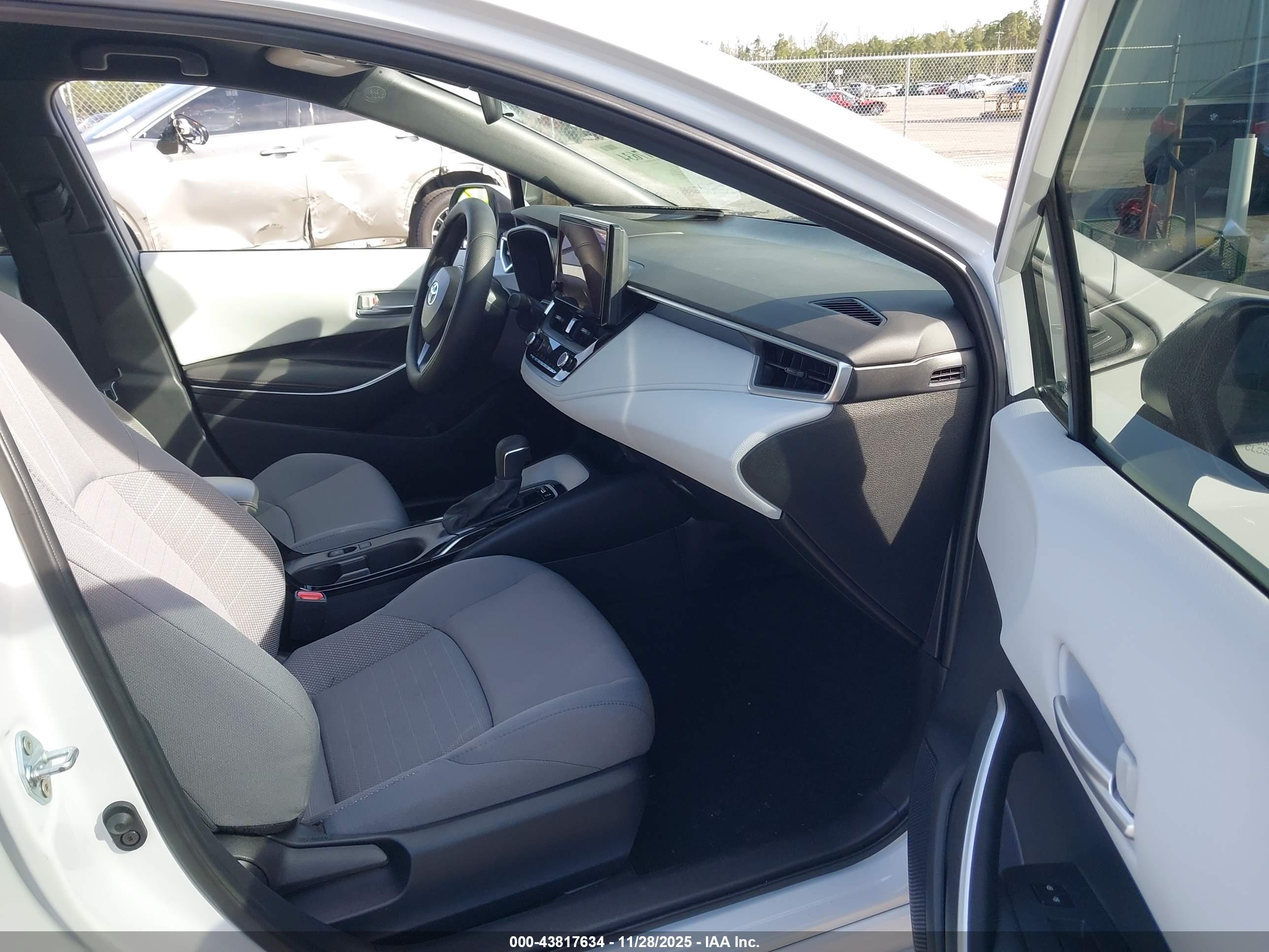 TOYOTA COROLLA image 5