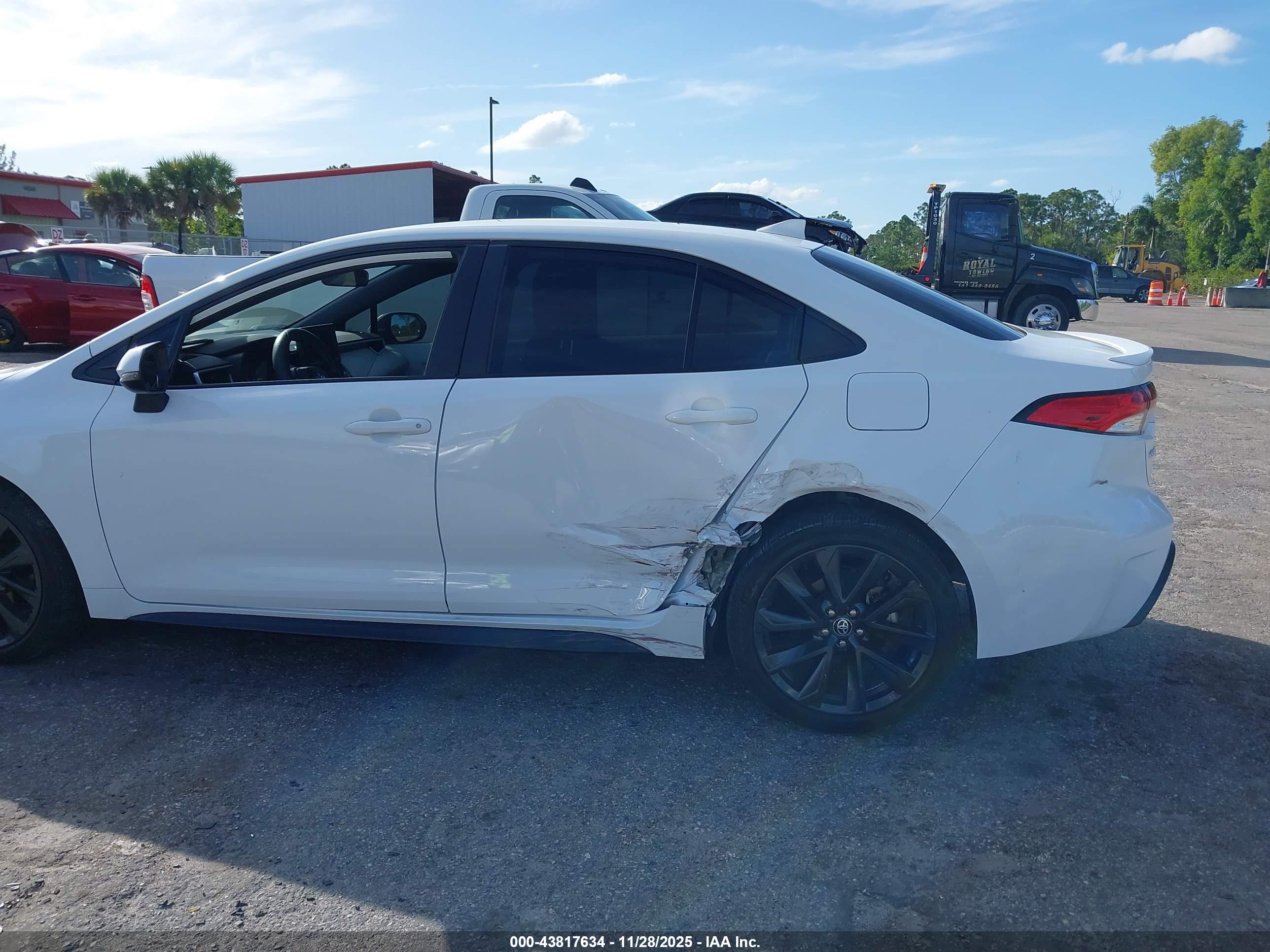 TOYOTA COROLLA image 6