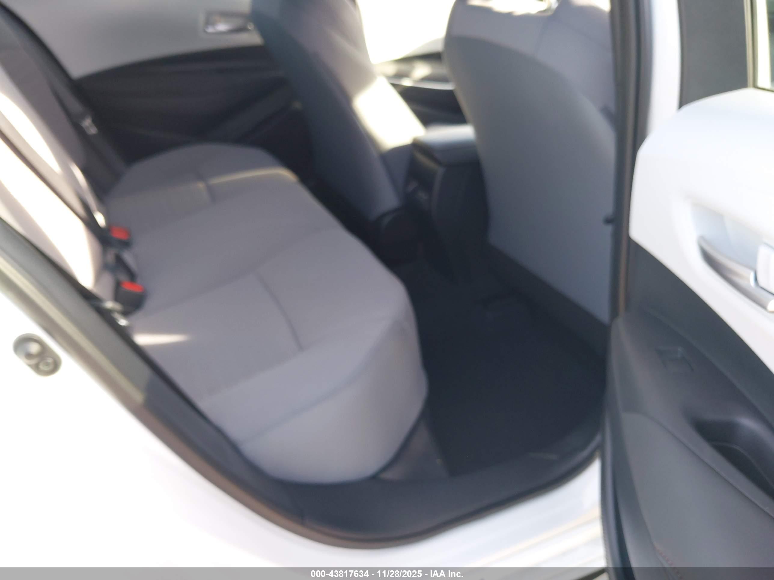 TOYOTA COROLLA image 8