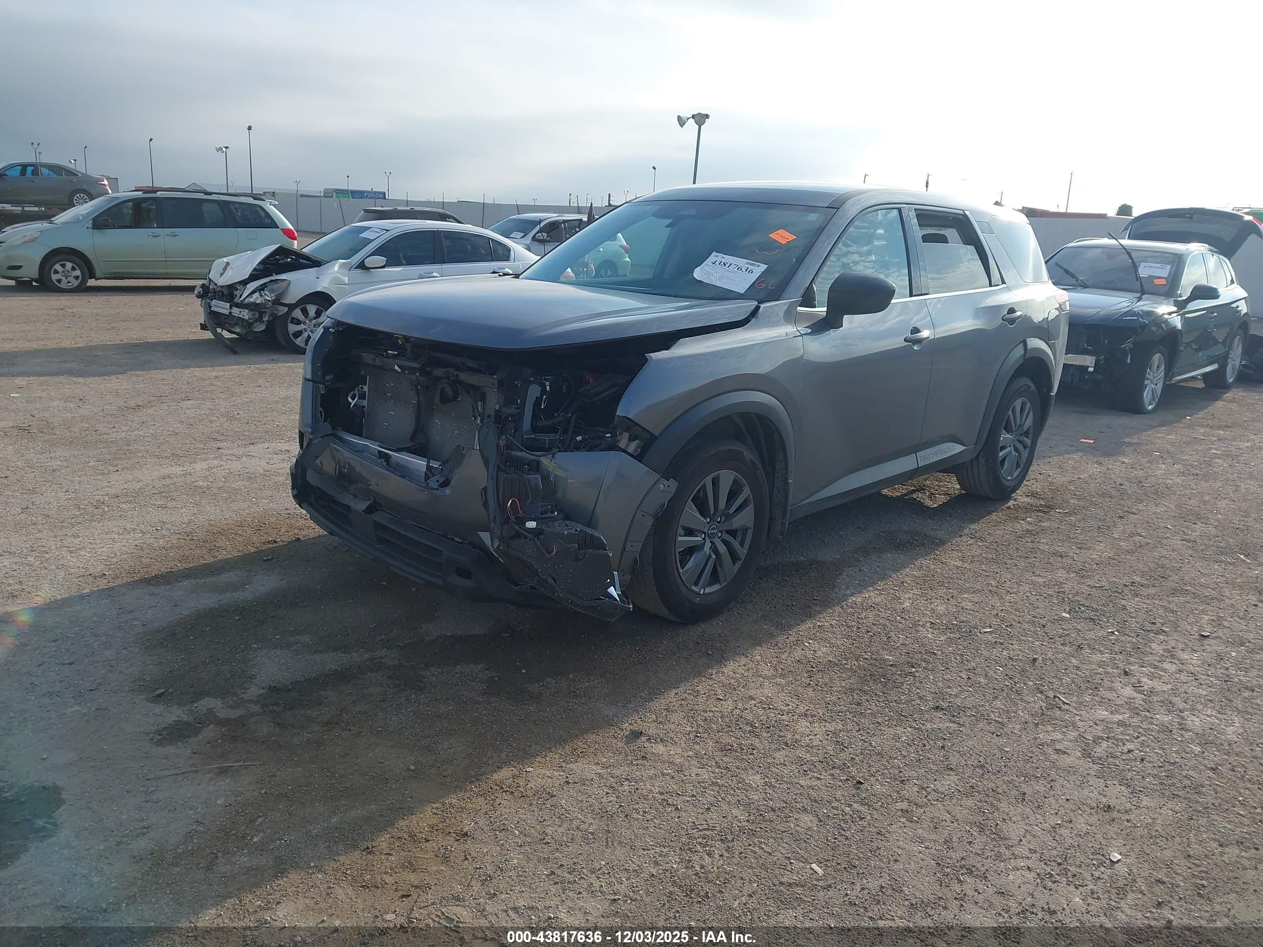 NISSAN PATHFINDER image 2