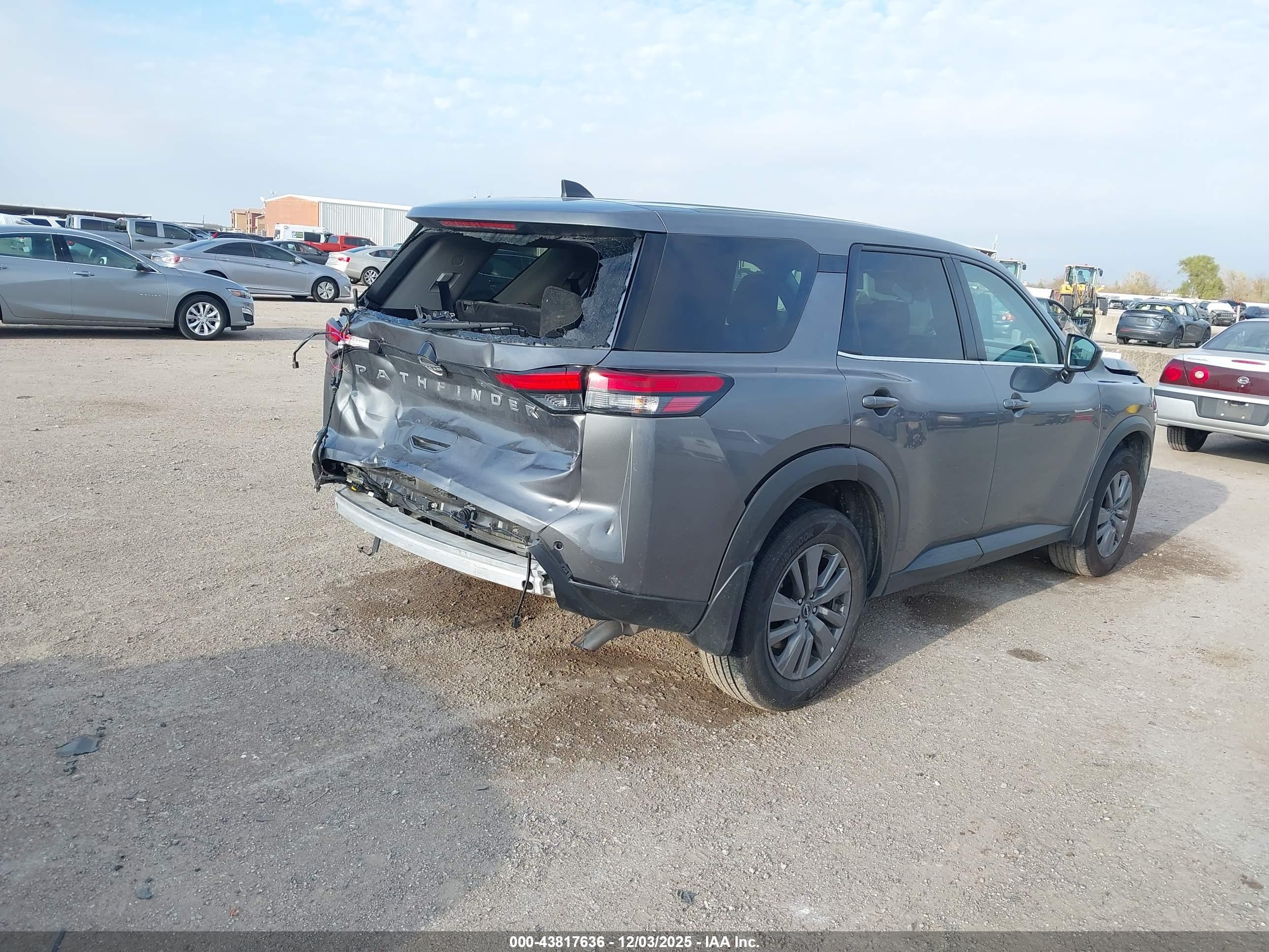 NISSAN PATHFINDER image 4