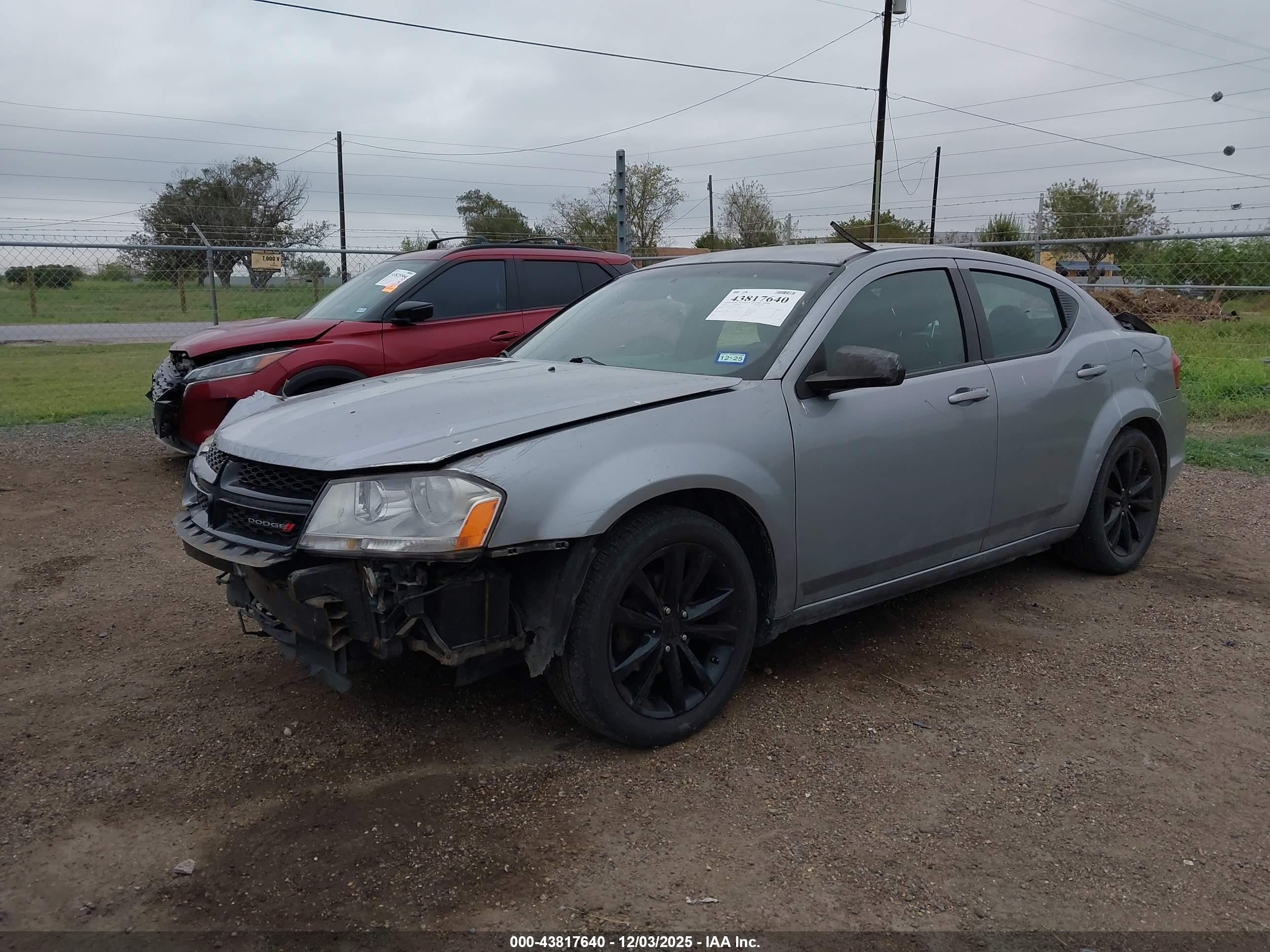 DODGE AVENGER image 2