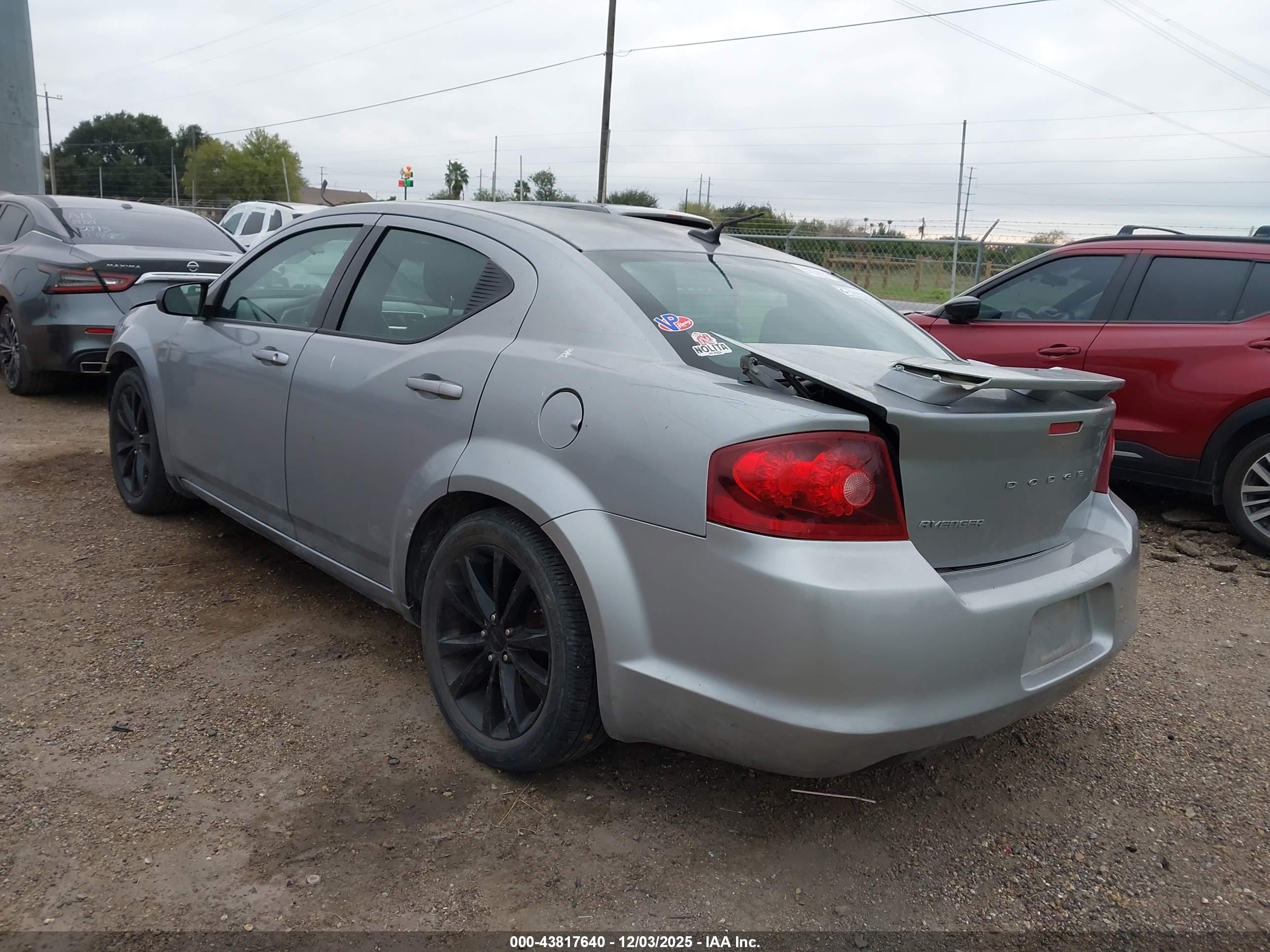 DODGE AVENGER image 3