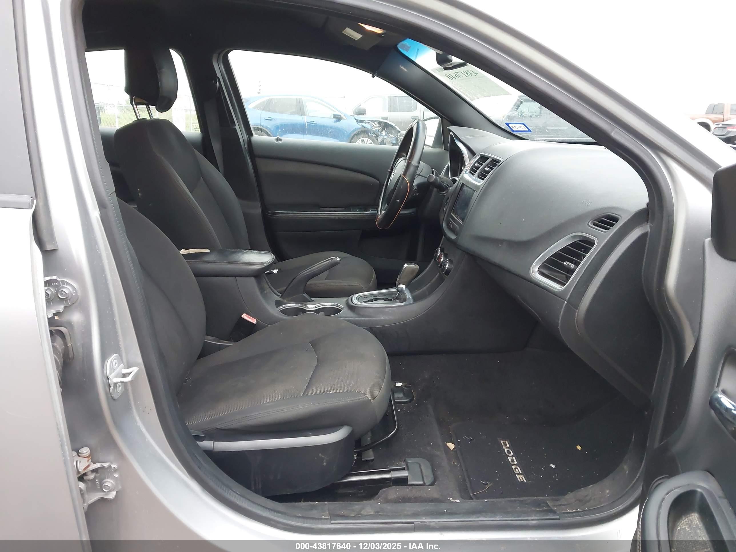 DODGE AVENGER image 5