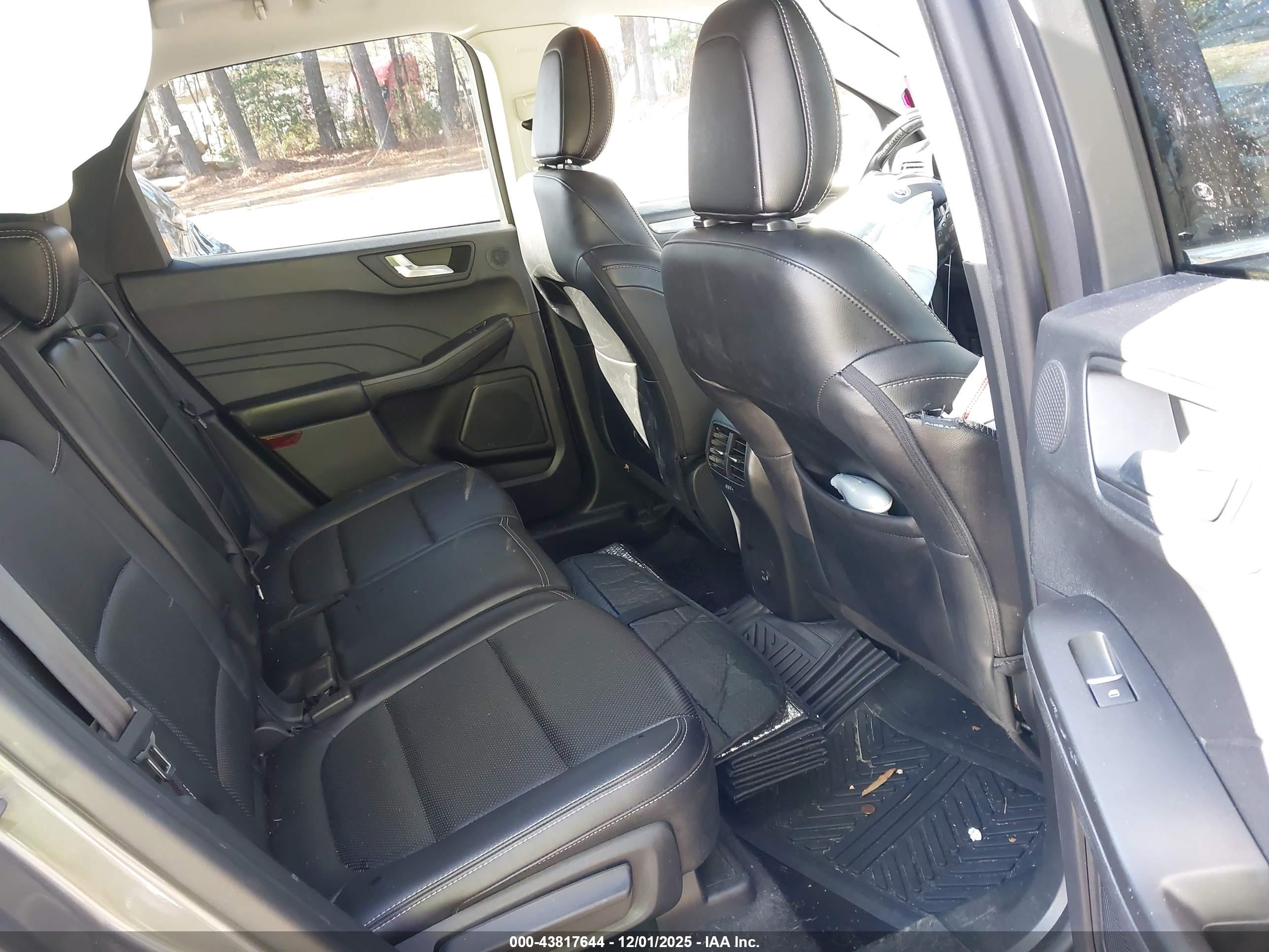 FORD ESCAPE image 8