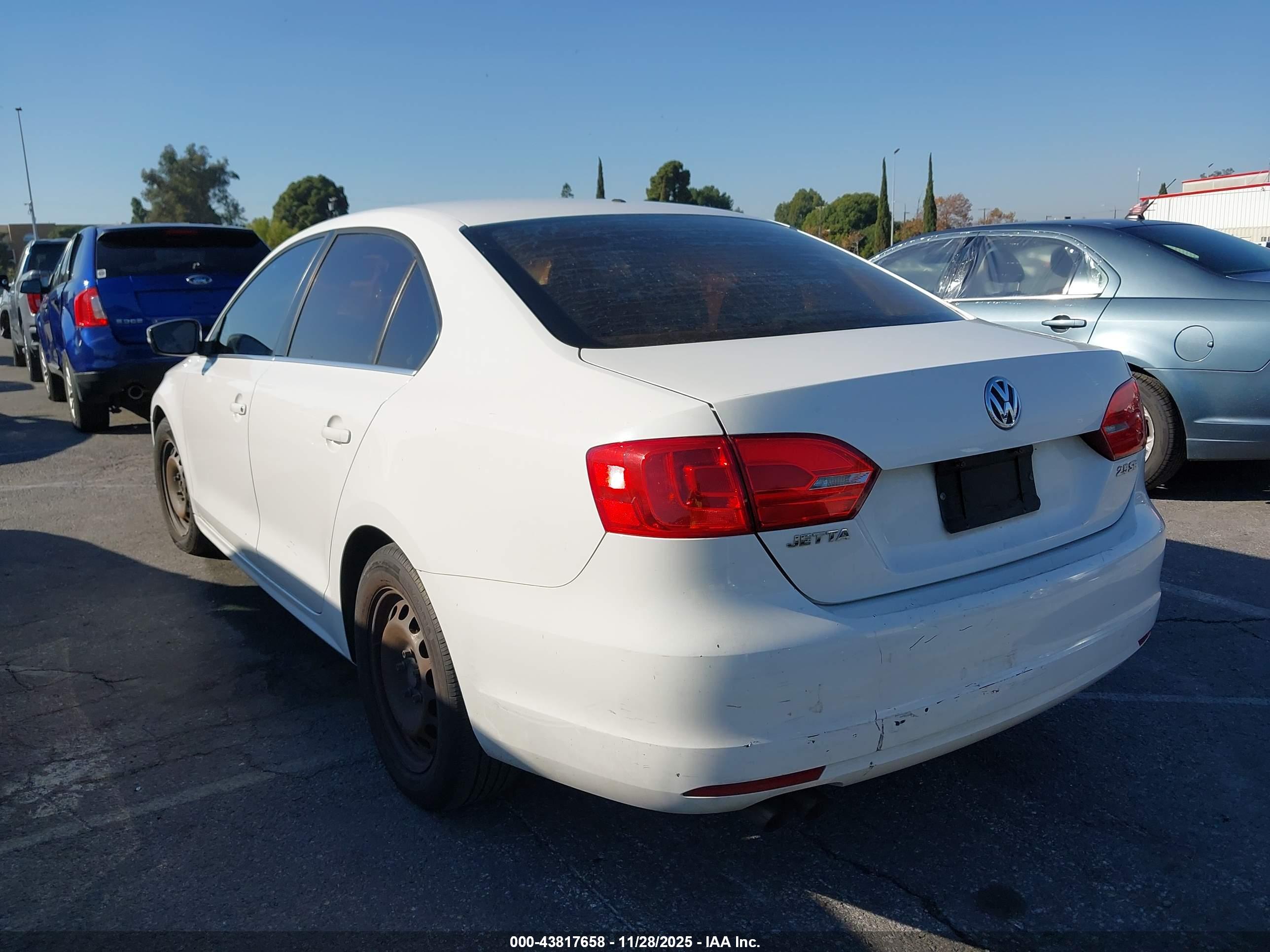 VOLKSWAGEN JETTA image 3