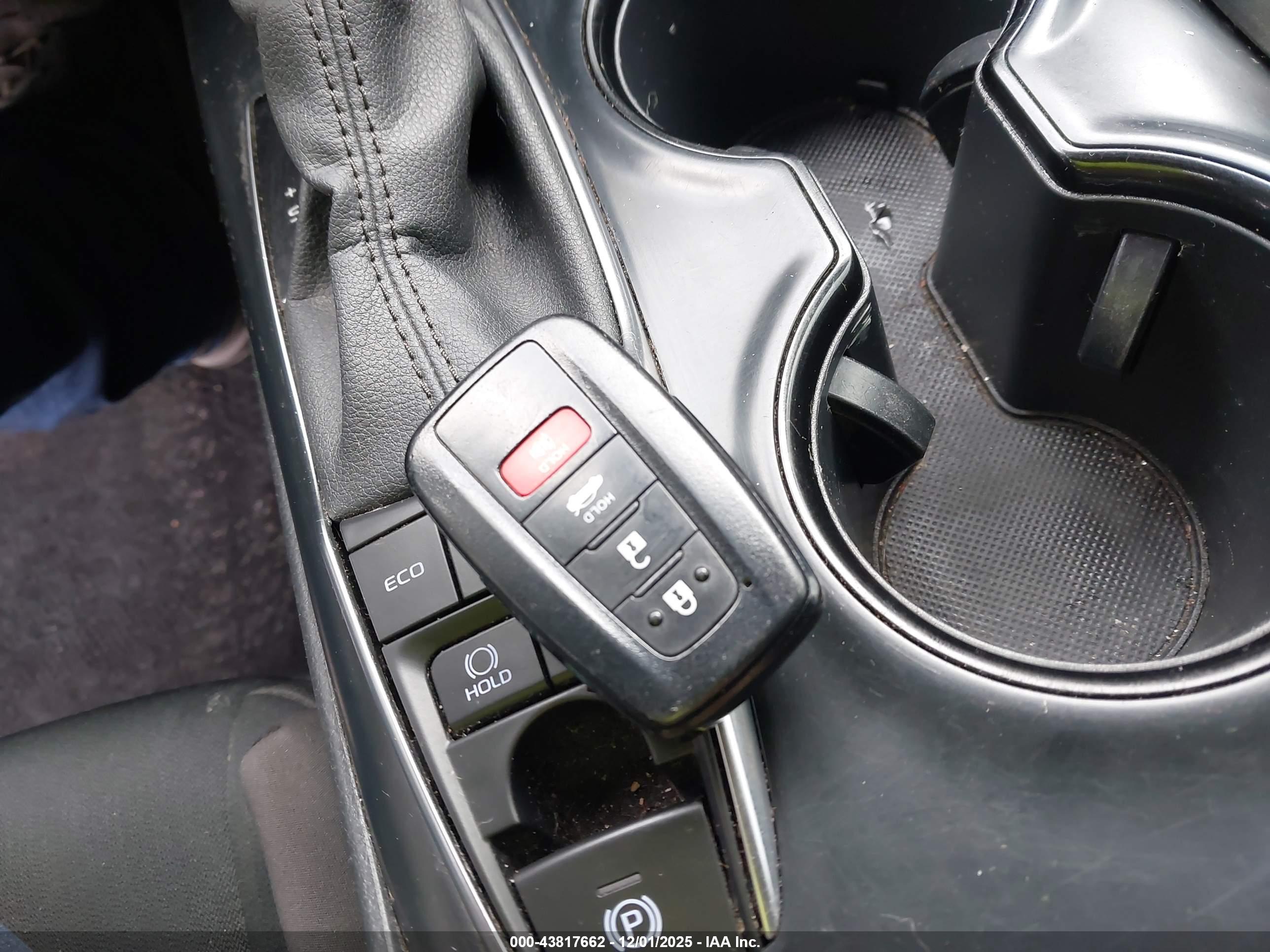 TOYOTA CAMRY image 11