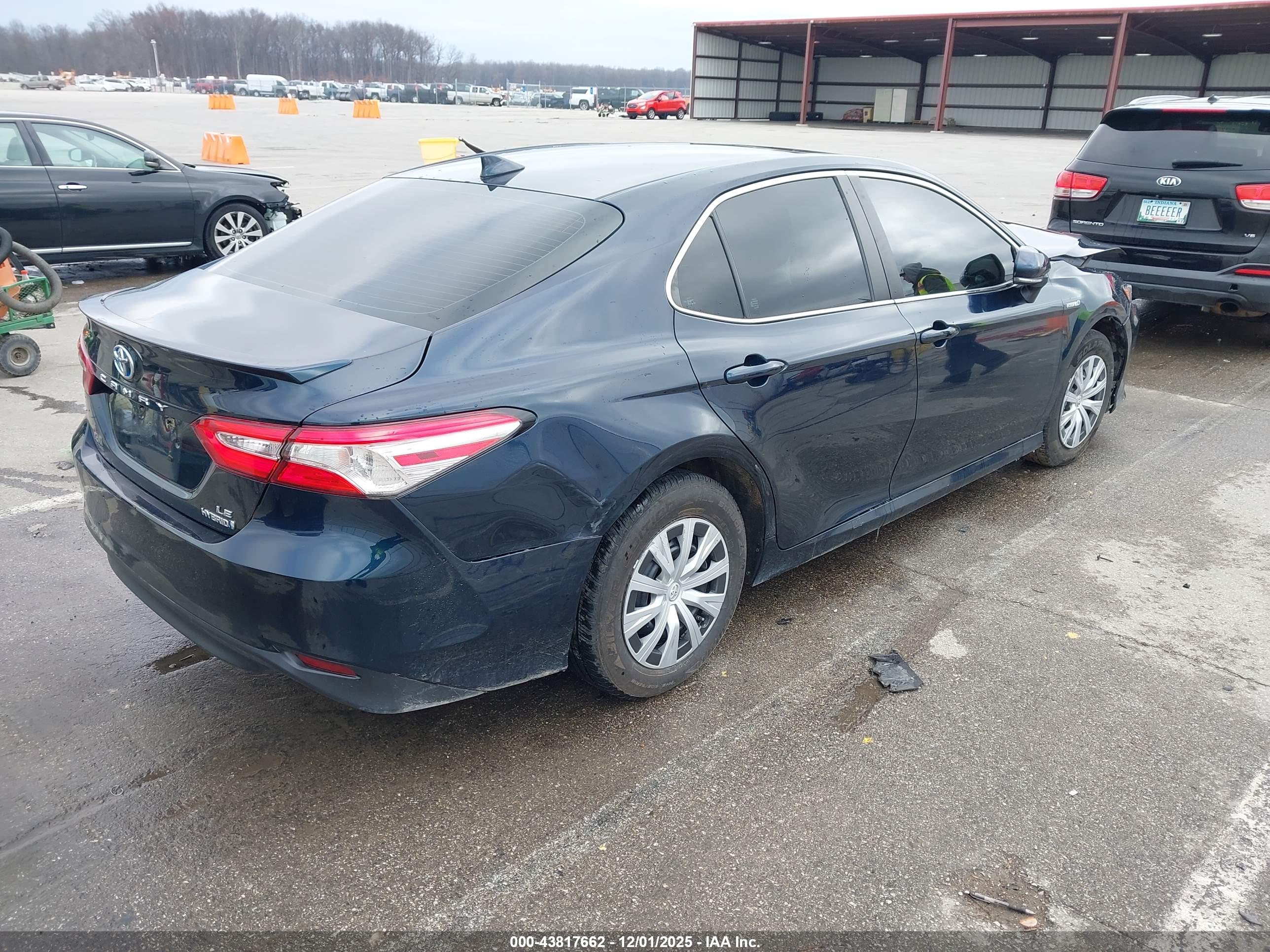 TOYOTA CAMRY image 4