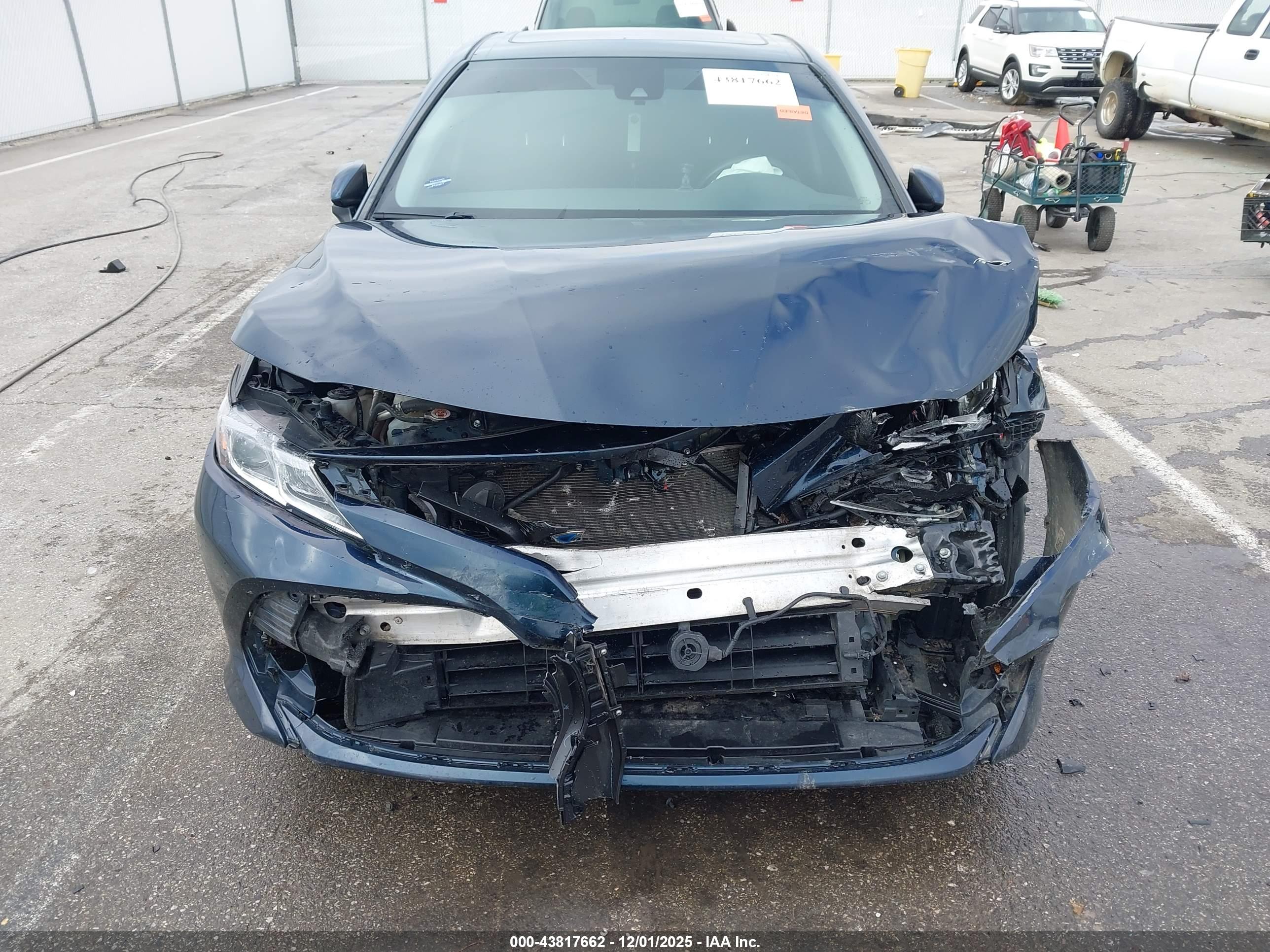 TOYOTA CAMRY image 6